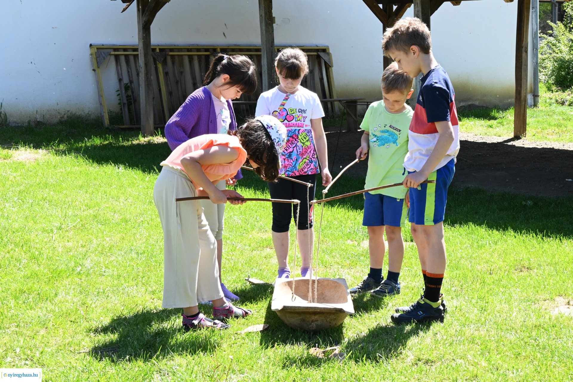 Falusi majális a Sóstói Múzeumfaluban