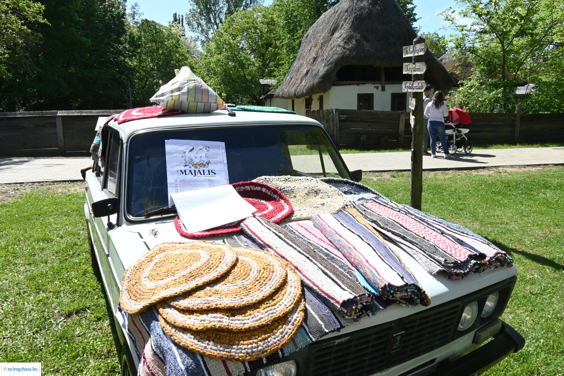 Falusi majális a Sóstói Múzeumfaluban