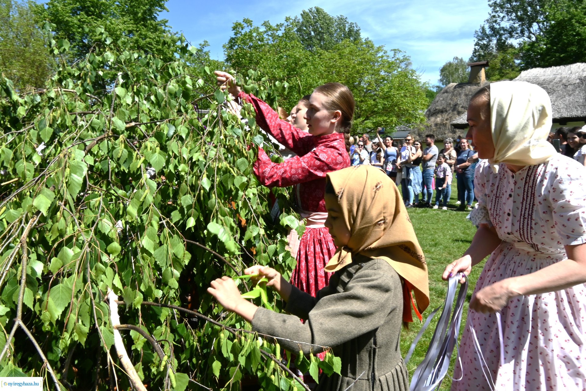 Falusi majális a Sóstói Múzeumfaluban