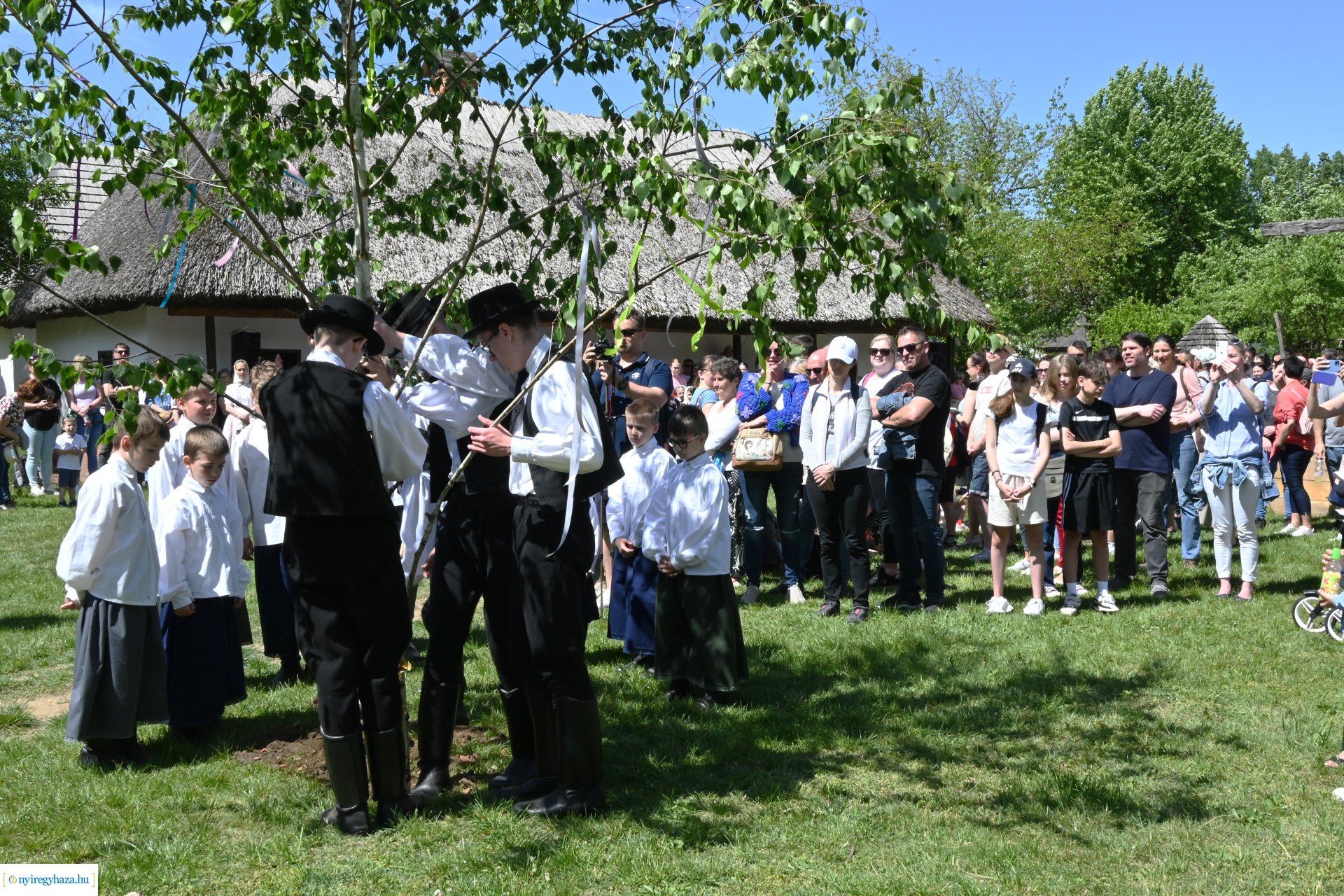 Falusi majális a Sóstói Múzeumfaluban