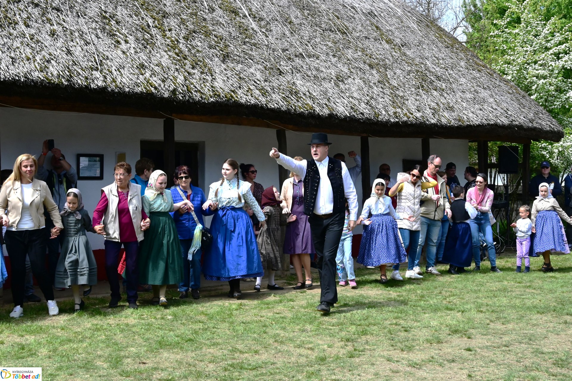Falusi majális a Sóstói Múzeumfaluban