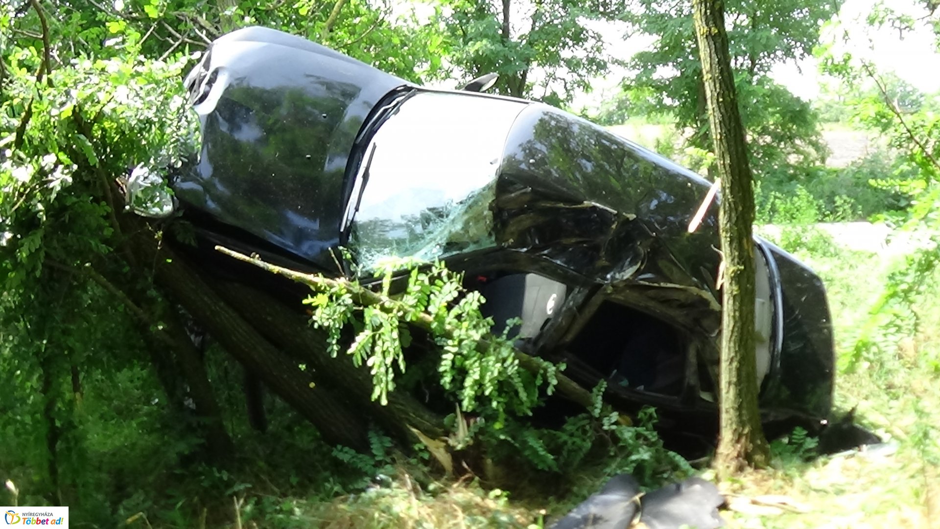 Fának csapódott Nagycserkesznél