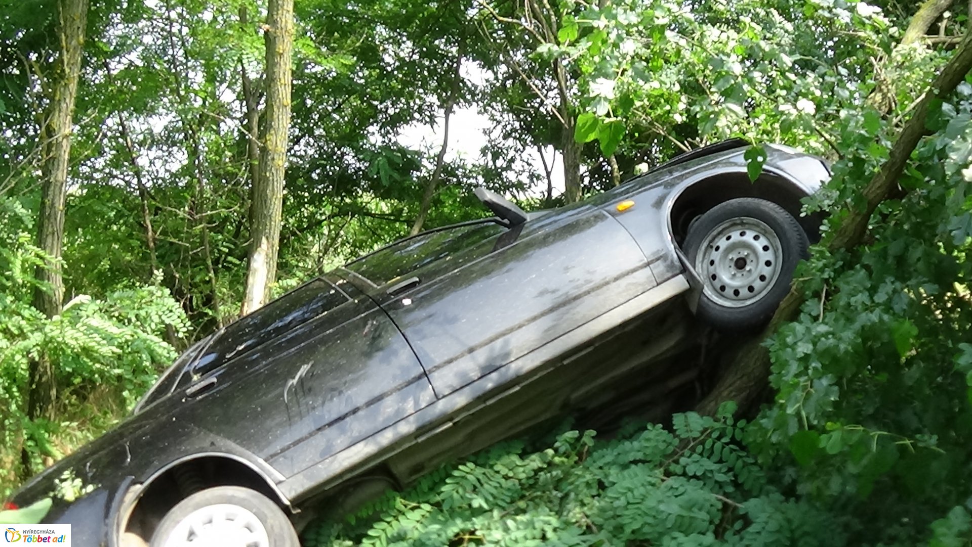 Fának csapódott Nagycserkesznél