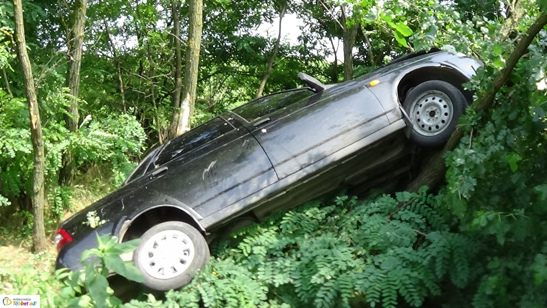 Fának csapódott Nagycserkesznél