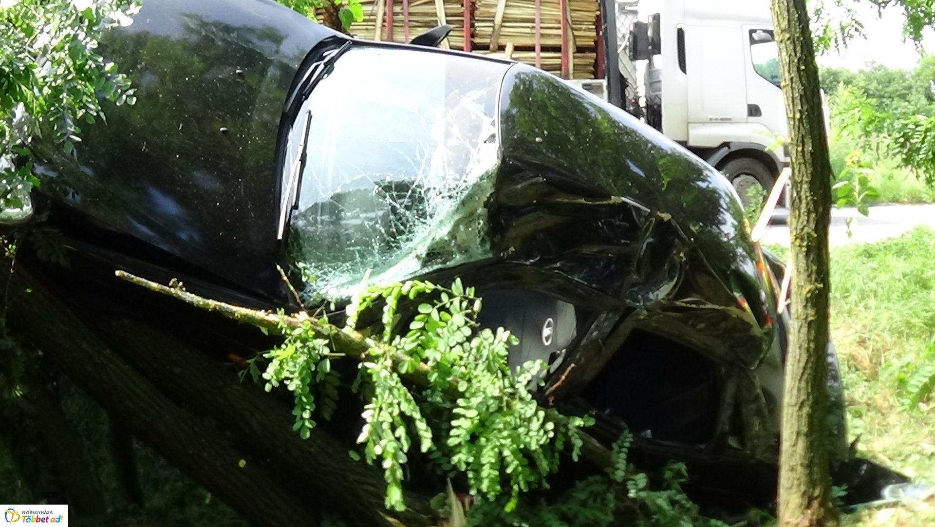 Fának csapódott Nagycserkesznél