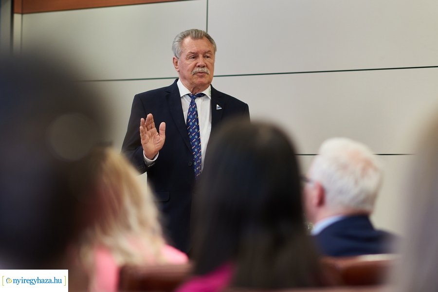 Farkas Bertalan az egyetemen