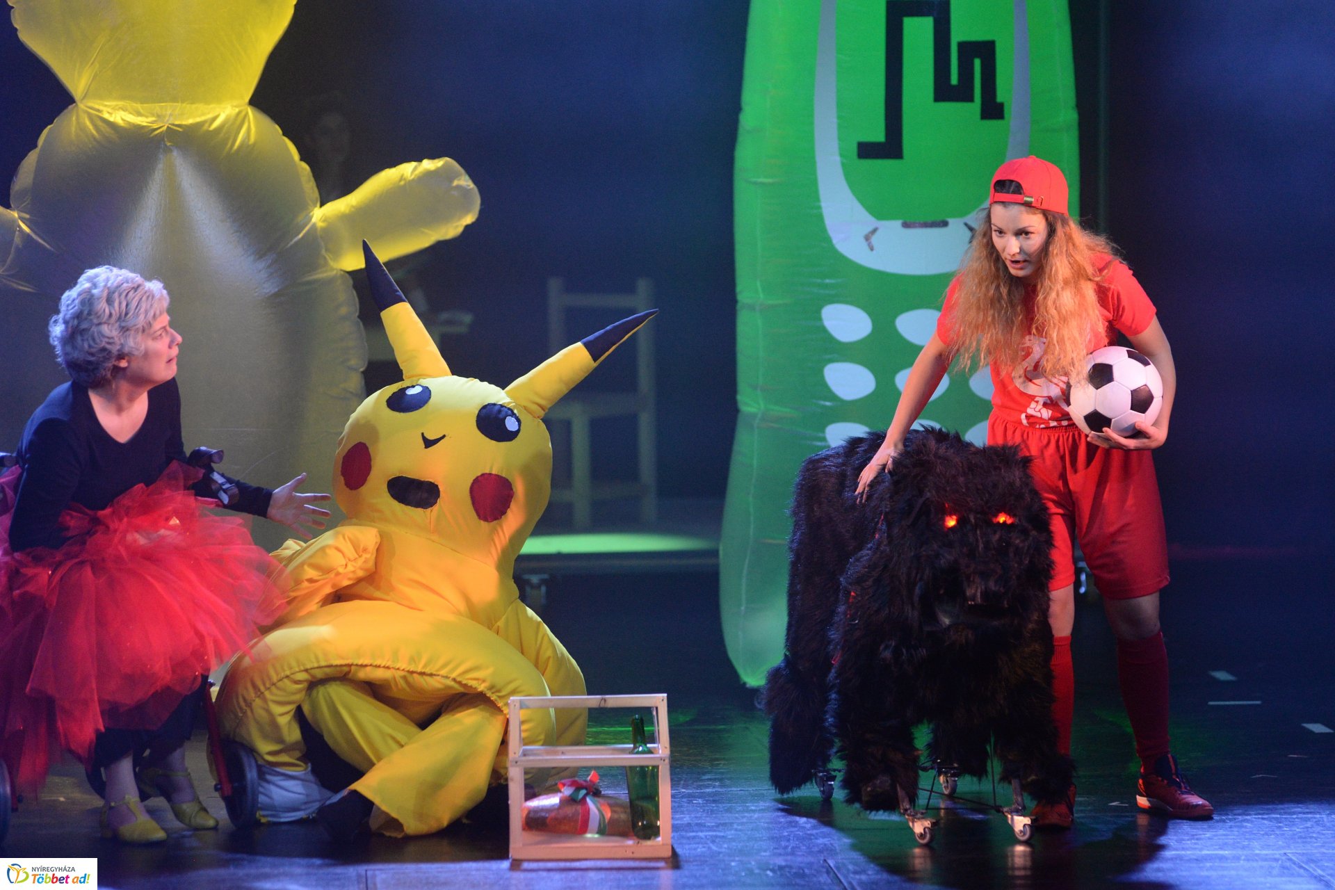 FARKAS VS PIROSKA  gyermekelőadás a Móricz Zsigmond Színházban
