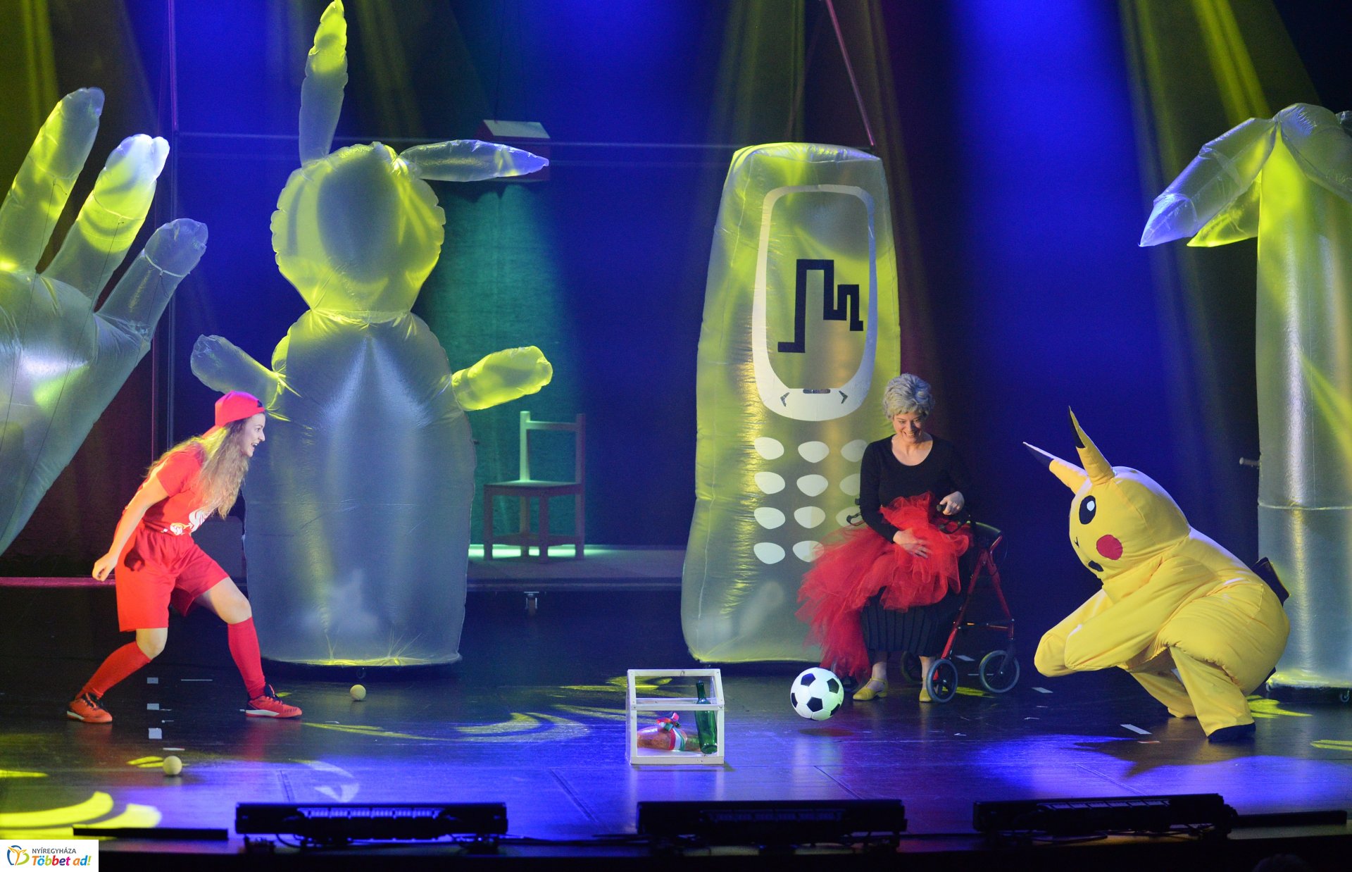 FARKAS VS PIROSKA  gyermekelőadás a Móricz Zsigmond Színházban