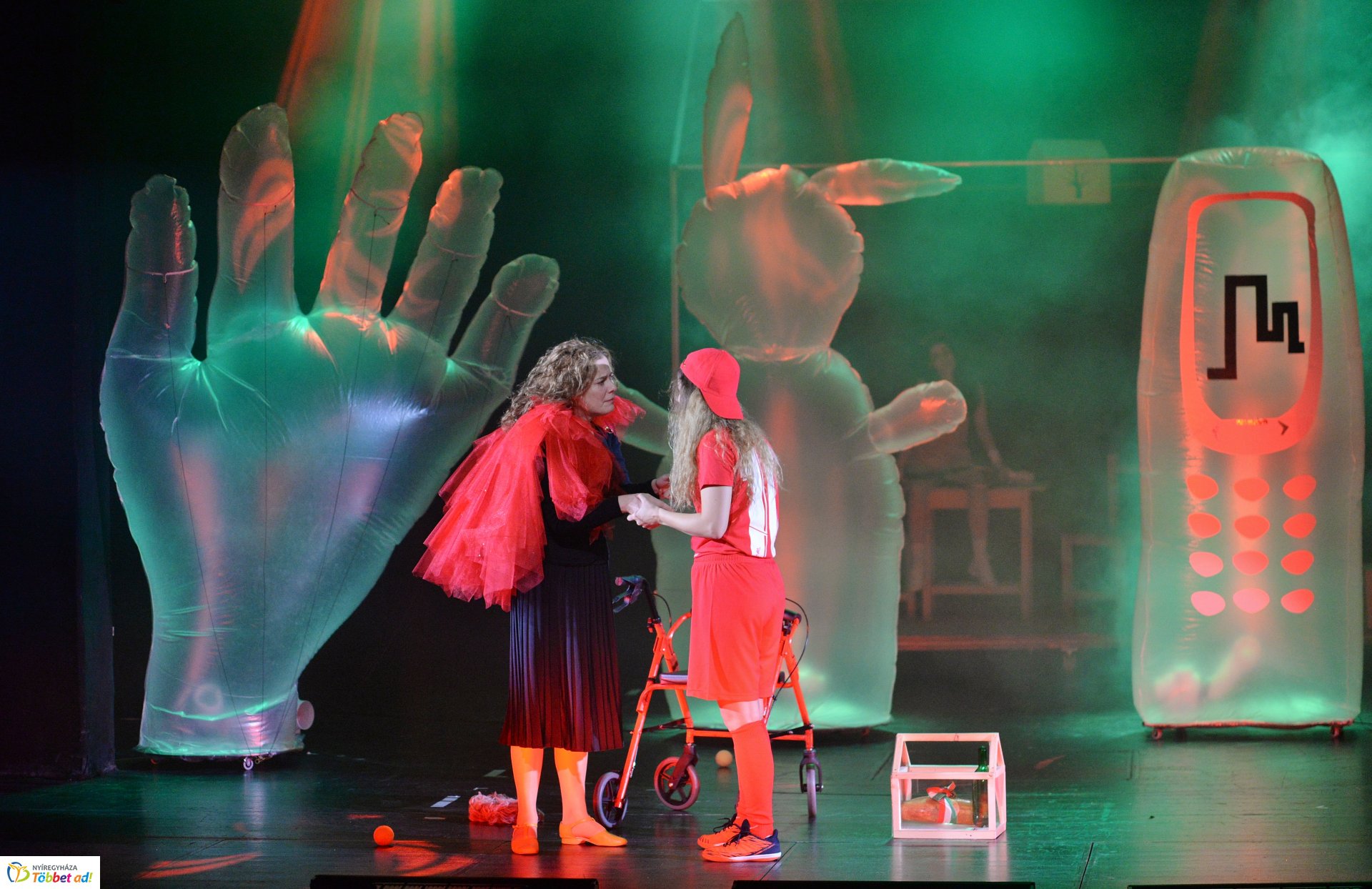 FARKAS VS PIROSKA  gyermekelőadás a Móricz Zsigmond Színházban