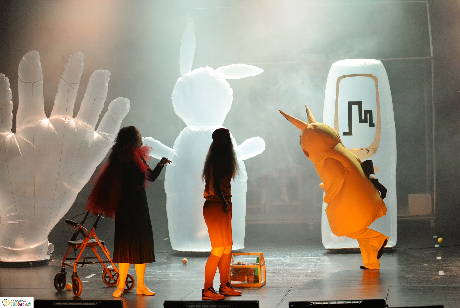 FARKAS VS PIROSKA  gyermekelőadás a Móricz Zsigmond Színházban