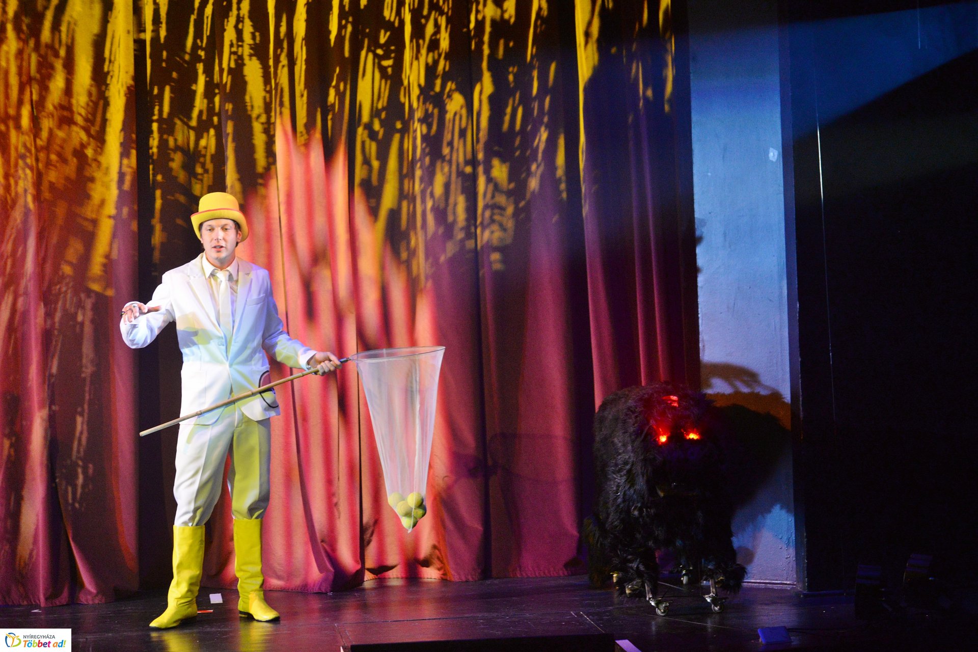 FARKAS VS PIROSKA  gyermekelőadás a Móricz Zsigmond Színházban