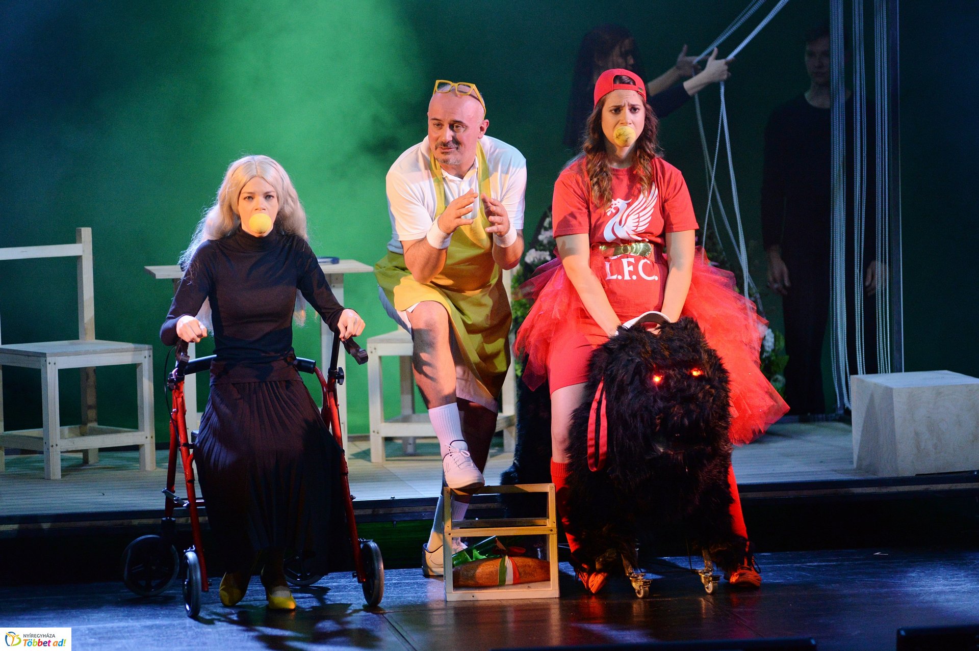 FARKAS VS PIROSKA  gyermekelőadás a Móricz Zsigmond Színházban