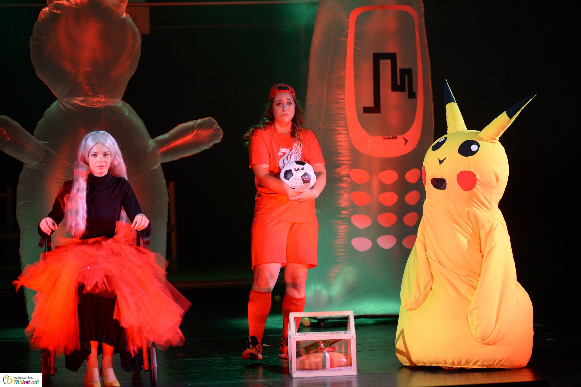 FARKAS VS PIROSKA  gyermekelőadás a Móricz Zsigmond Színházban