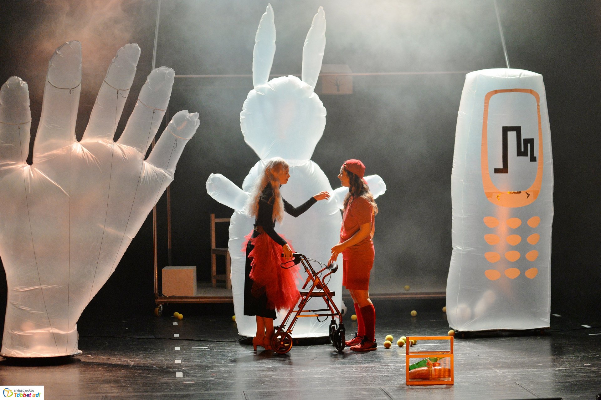 FARKAS VS PIROSKA  gyermekelőadás a Móricz Zsigmond Színházban