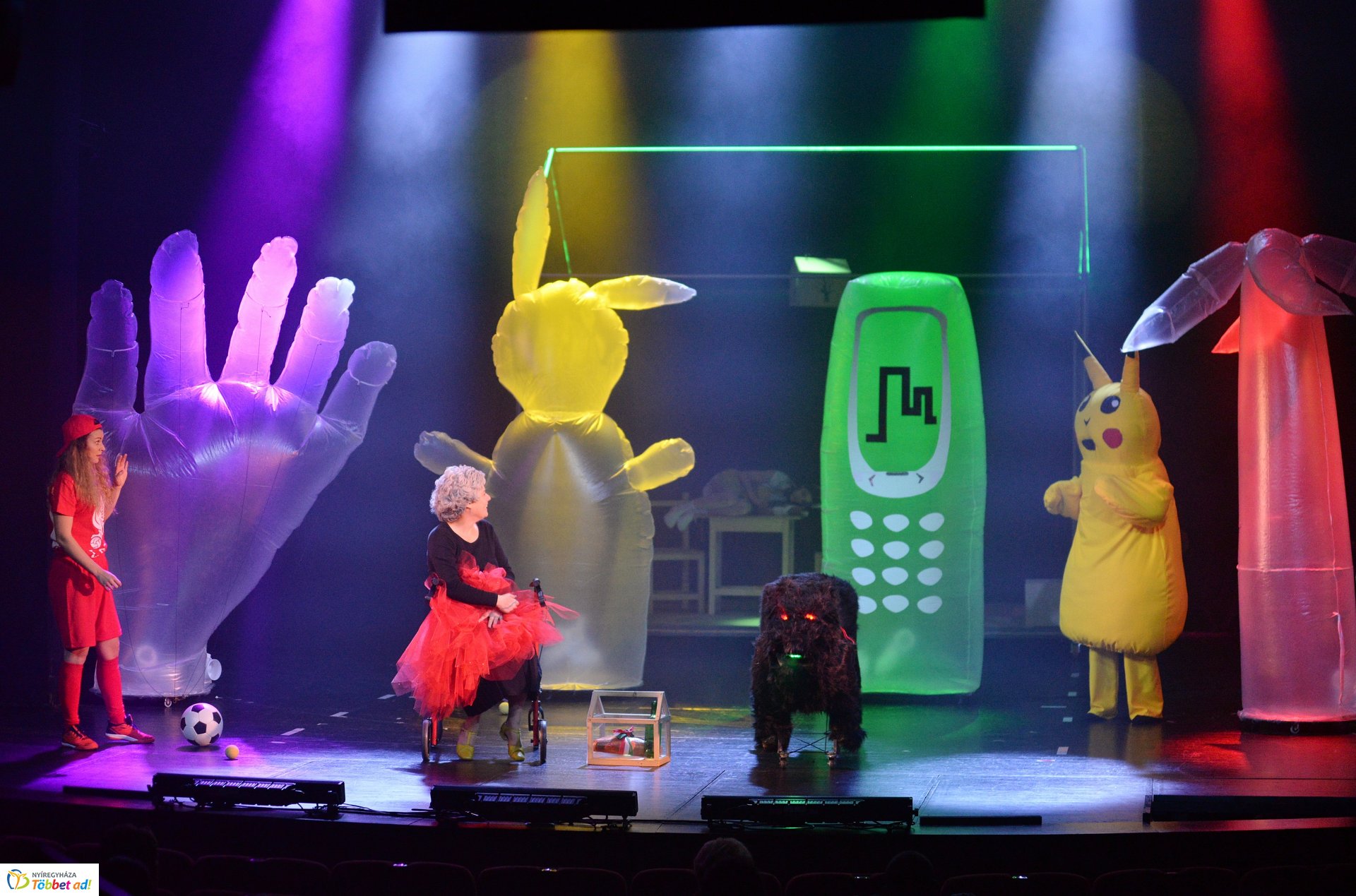 FARKAS VS PIROSKA  gyermekelőadás a Móricz Zsigmond Színházban