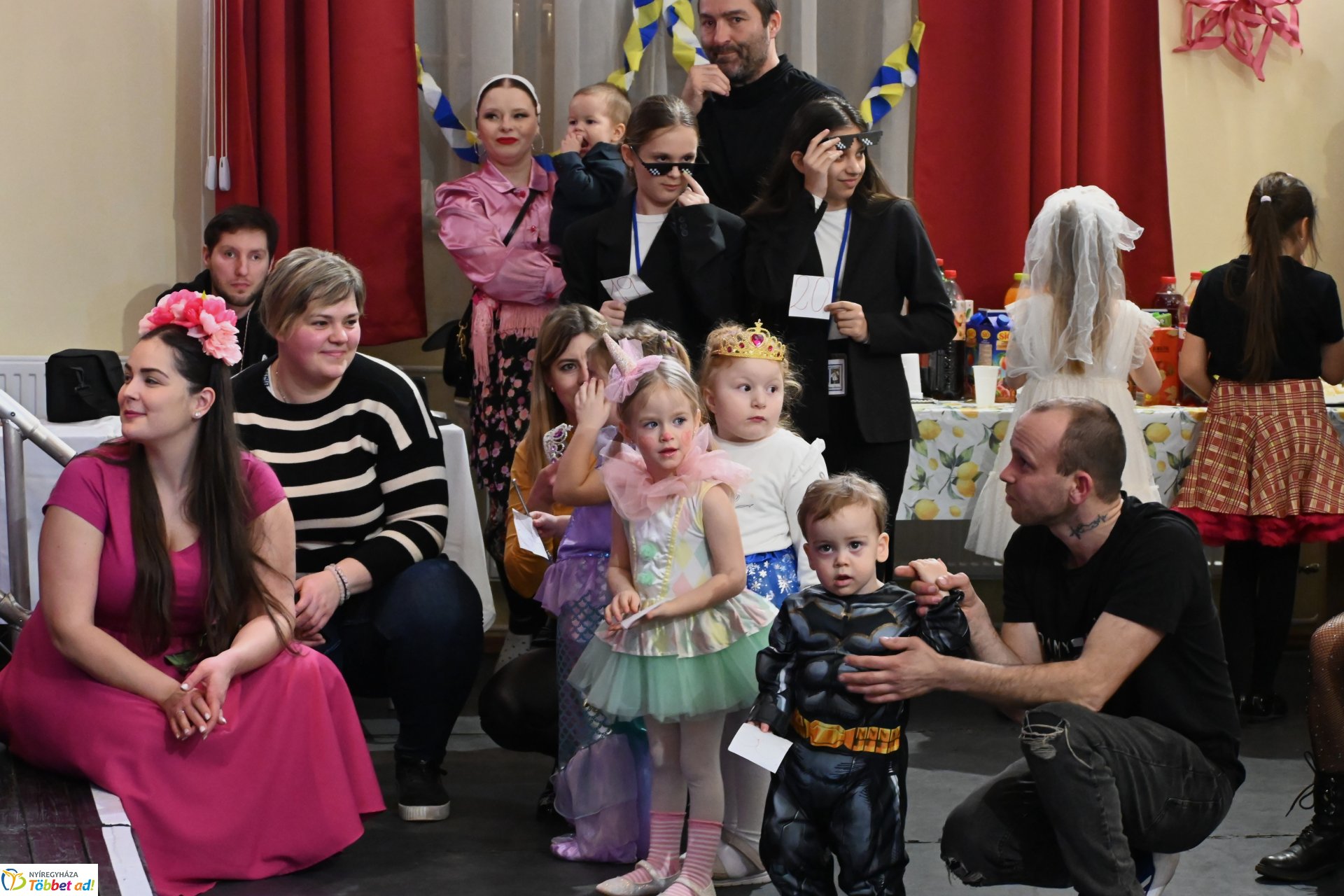 Farsang a Kölyökvárban - a Szabolcs Néptáncegyüttes családi mulatsága