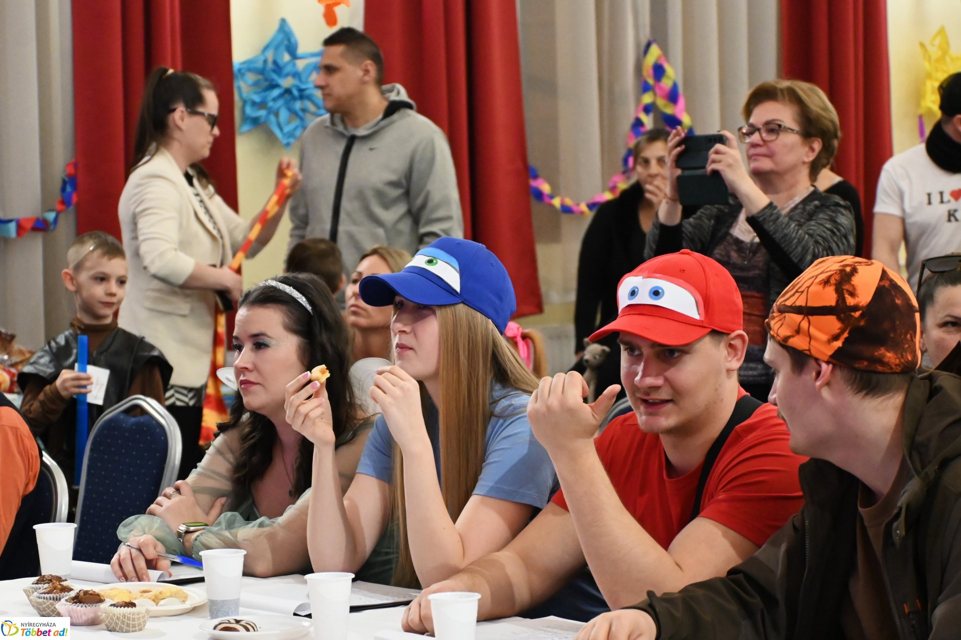 Farsang a Kölyökvárban - a Szabolcs Néptáncegyüttes családi mulatsága