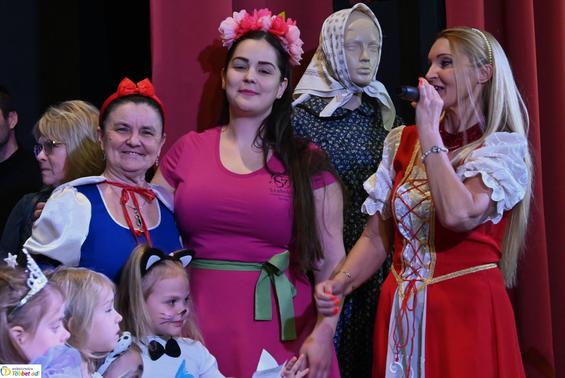 Farsang a Kölyökvárban - a Szabolcs Néptáncegyüttes családi mulatsága