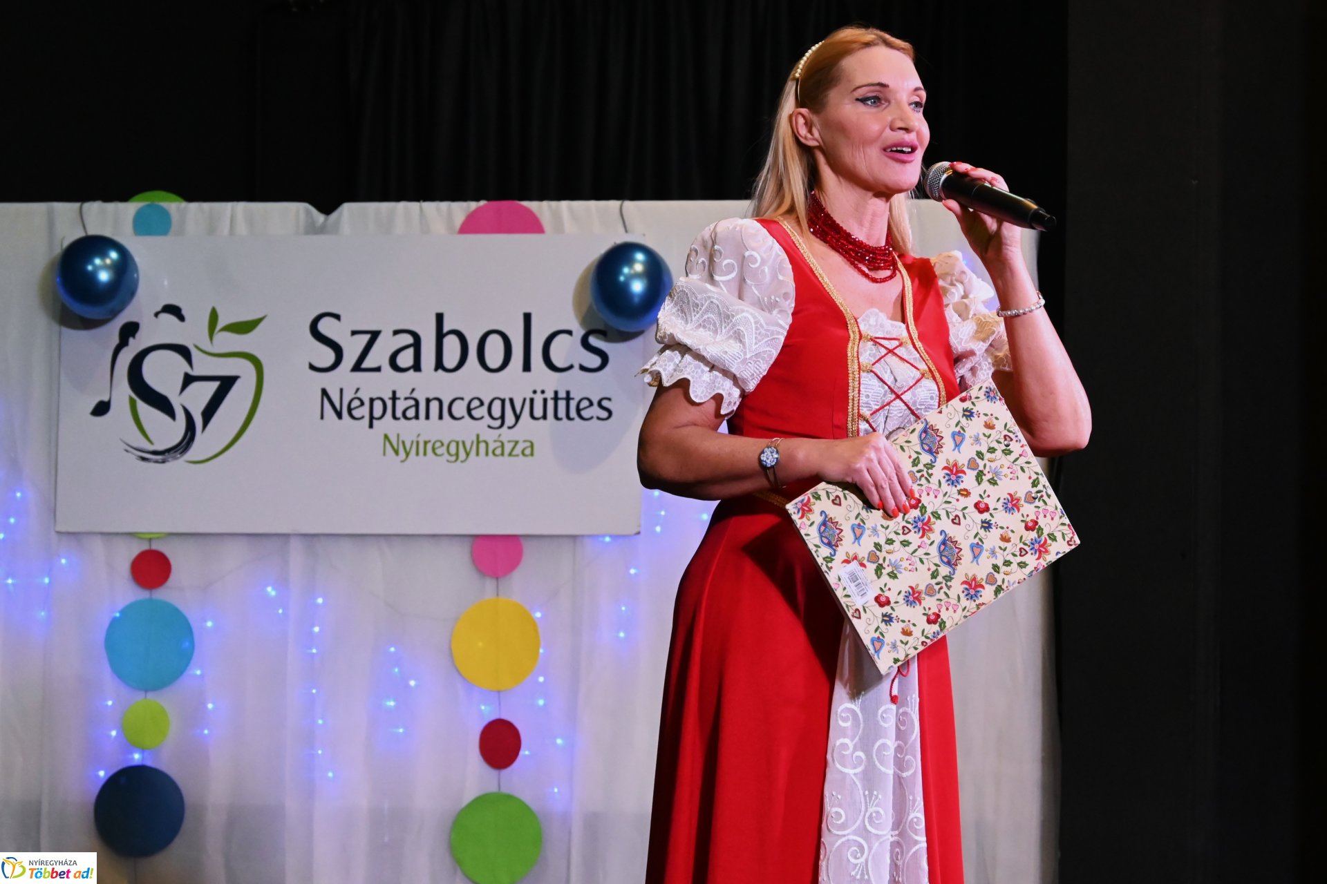 Farsang a Kölyökvárban - a Szabolcs Néptáncegyüttes családi mulatsága