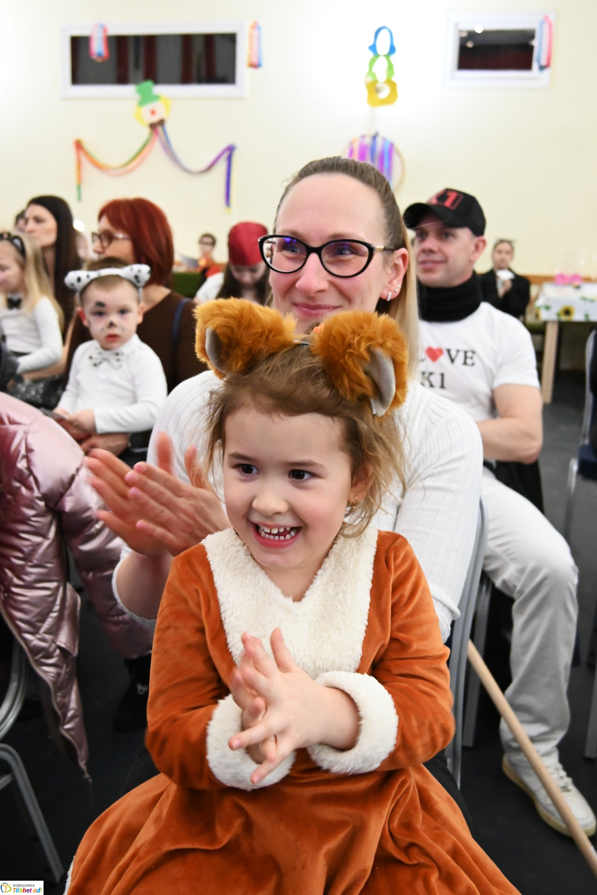 Farsang a Kölyökvárban - a Szabolcs Néptáncegyüttes családi mulatsága