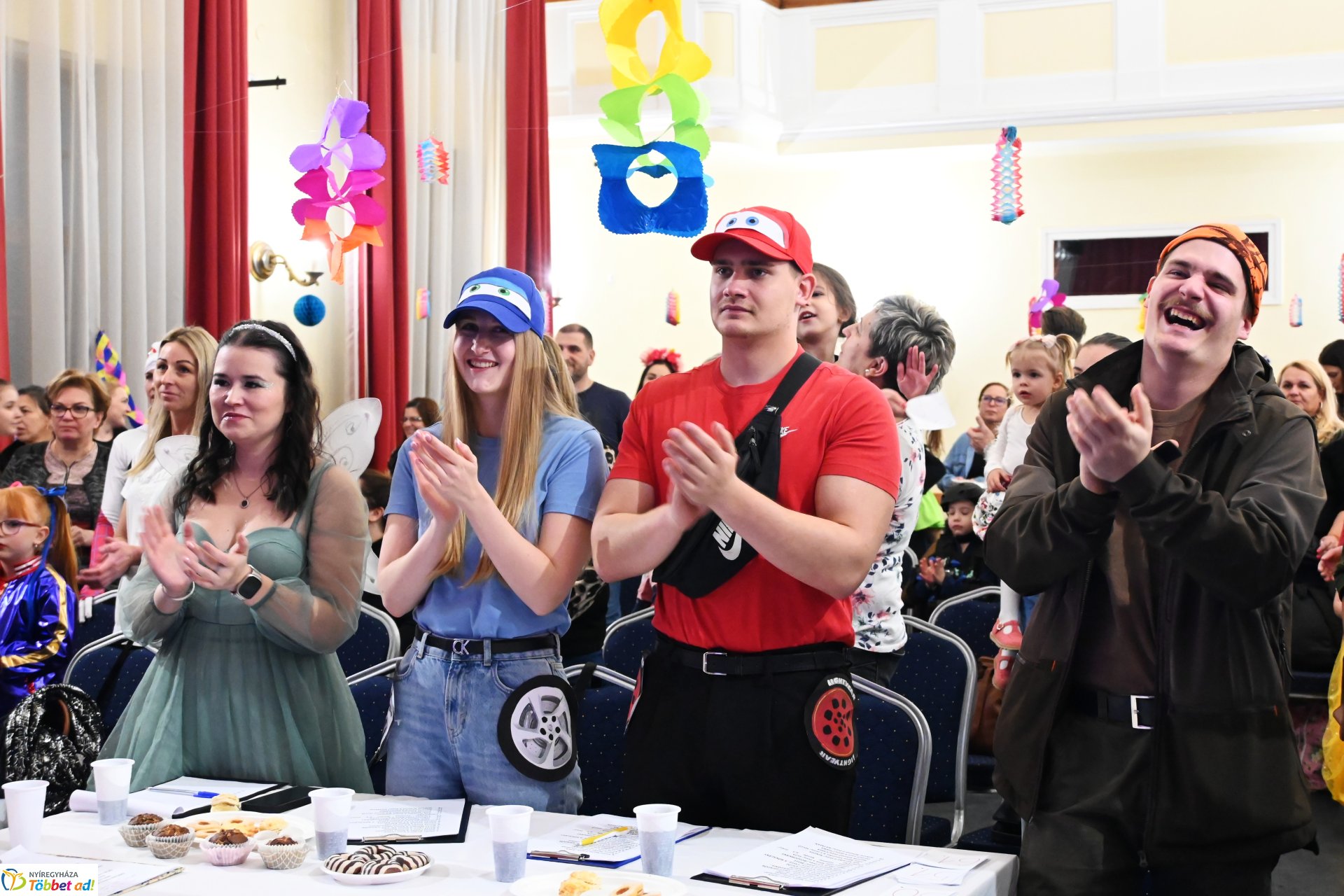 Farsang a Kölyökvárban - a Szabolcs Néptáncegyüttes családi mulatsága