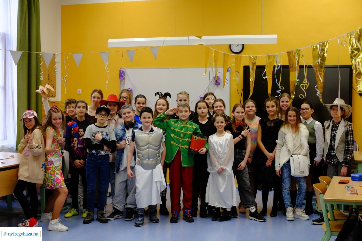 Farsang az evangélikus iskolában