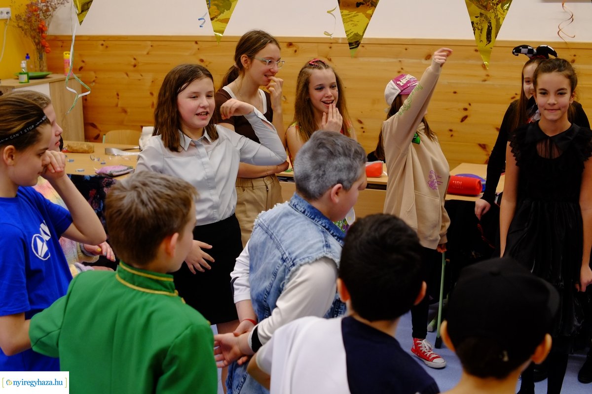 Farsang az evangélikus iskolában