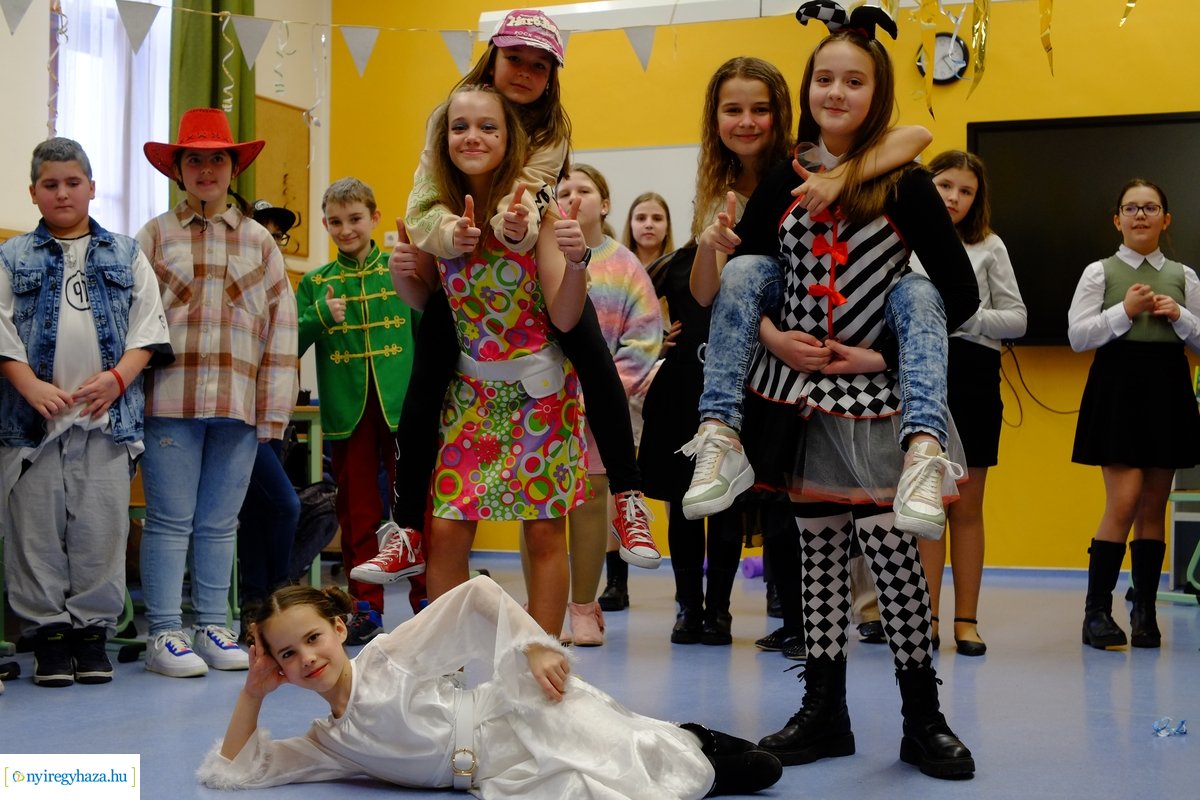 Farsang az evangélikus iskolában