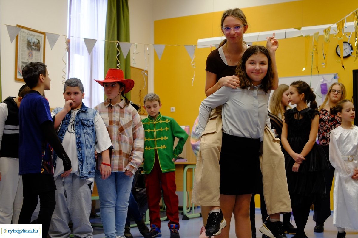 Farsang az evangélikus iskolában