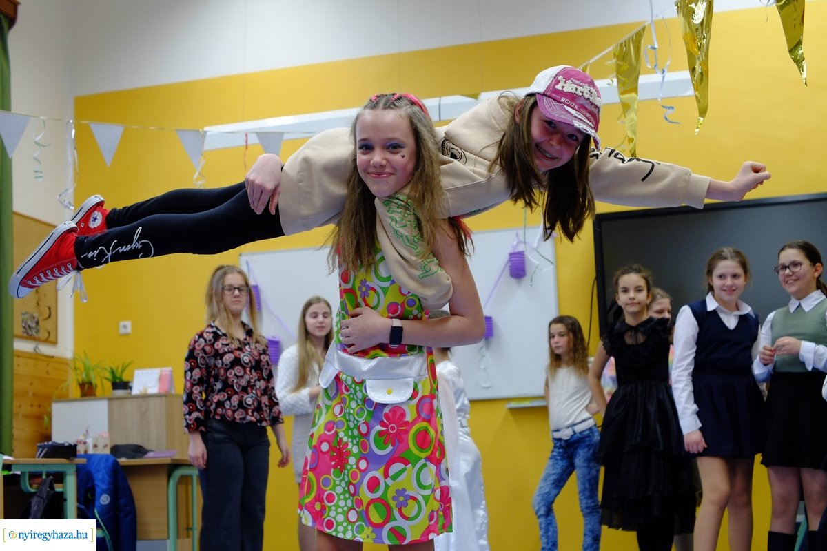 Farsang az evangélikus iskolában