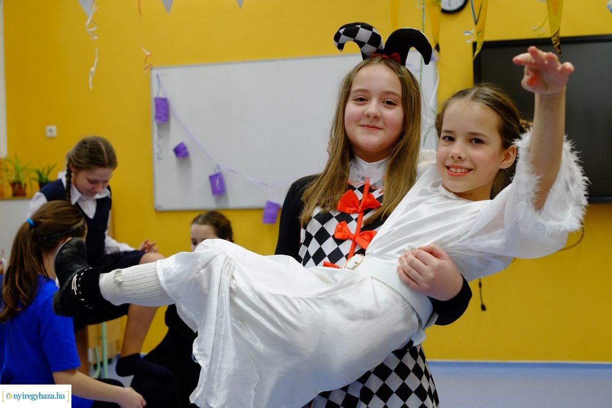 Farsang az evangélikus iskolában