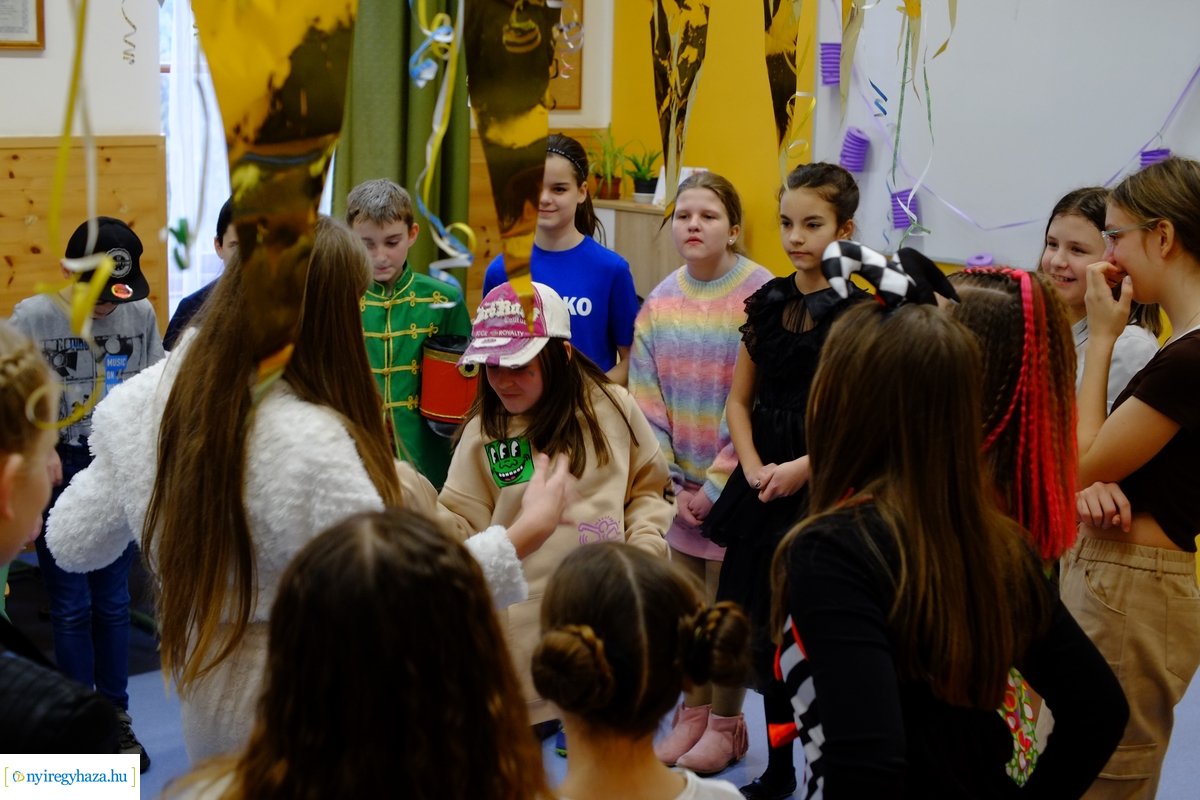 Farsang az evangélikus iskolában