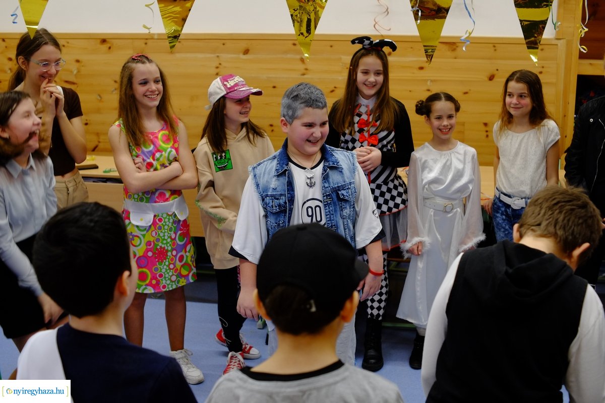 Farsang az evangélikus iskolában