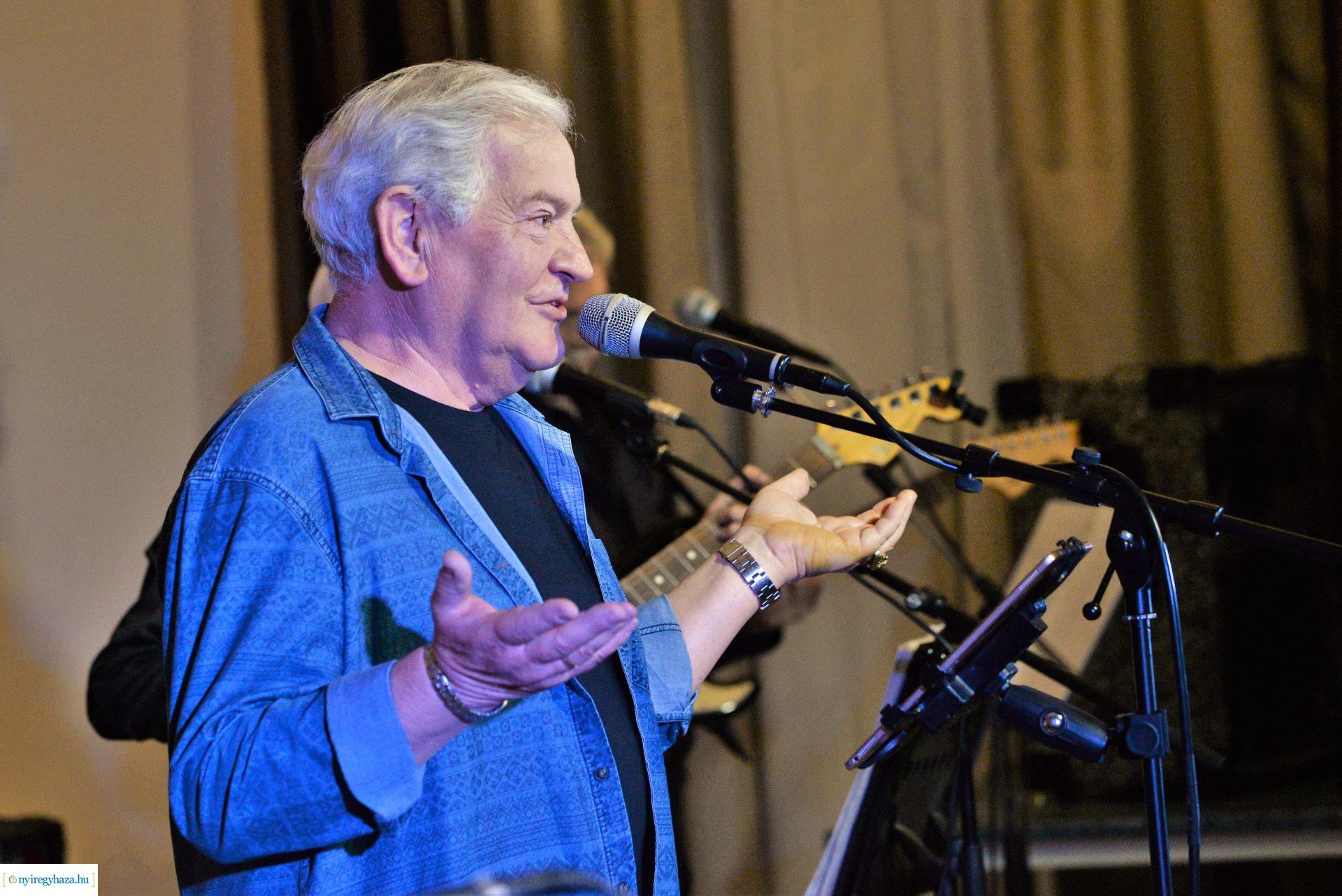 Farsangi fieszta a Ret-Rock zenekarral