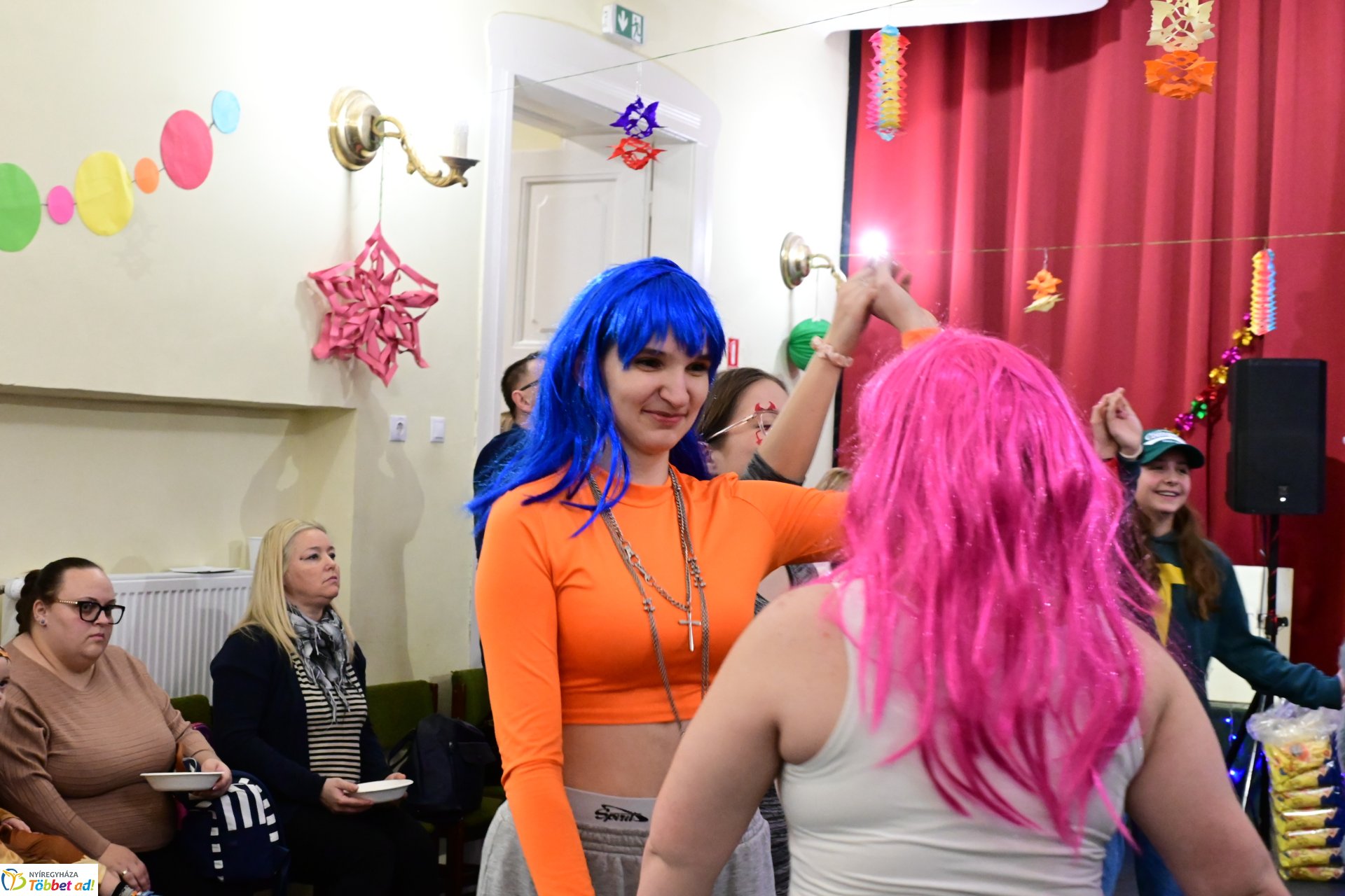 Farsangi forgatag a Kölyökvárban