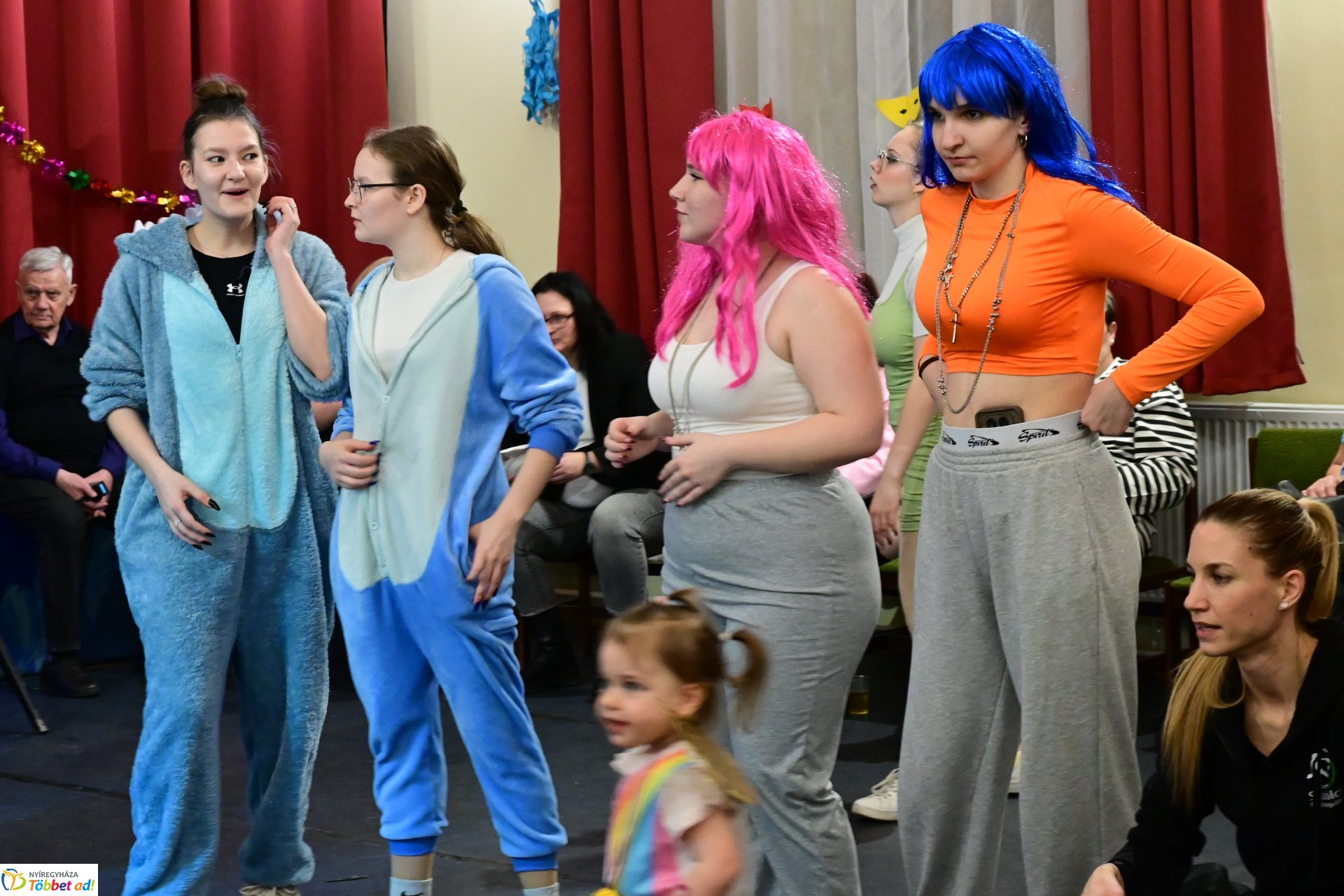 Farsangi forgatag a Kölyökvárban