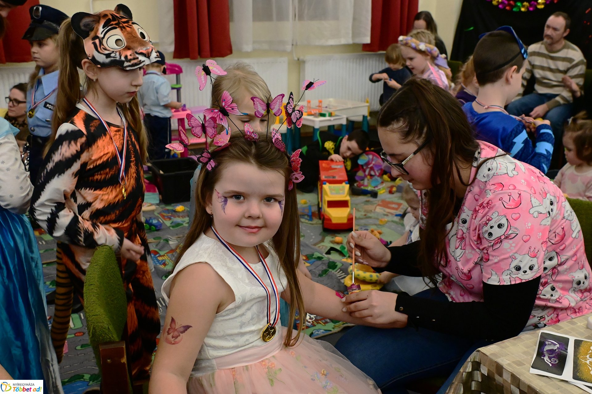 Farsangi forgatag a Kölyökvárban