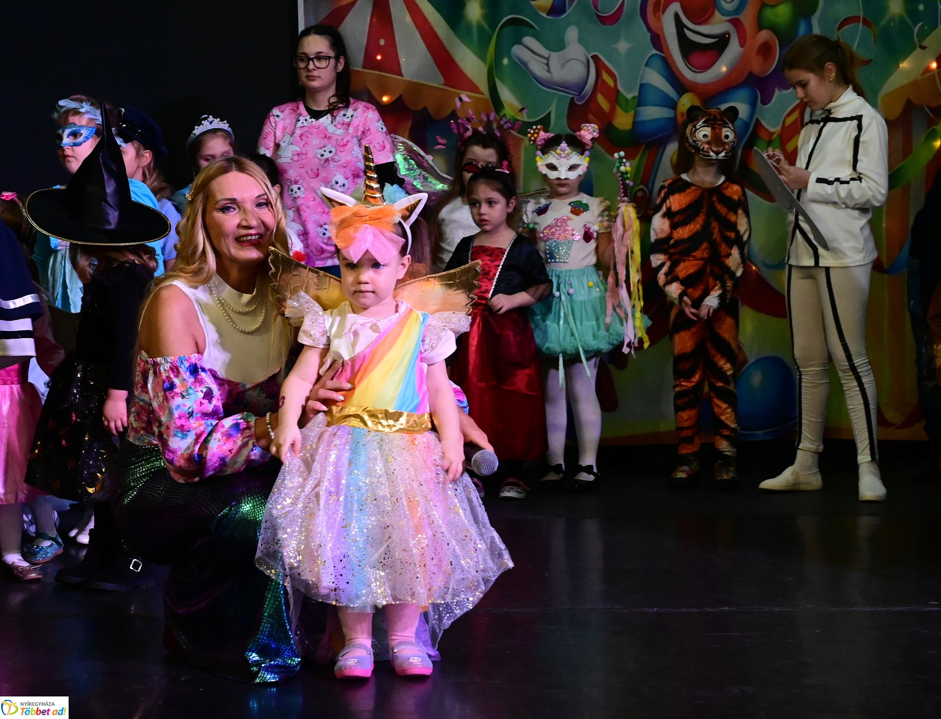 Farsangi forgatag a Kölyökvárban