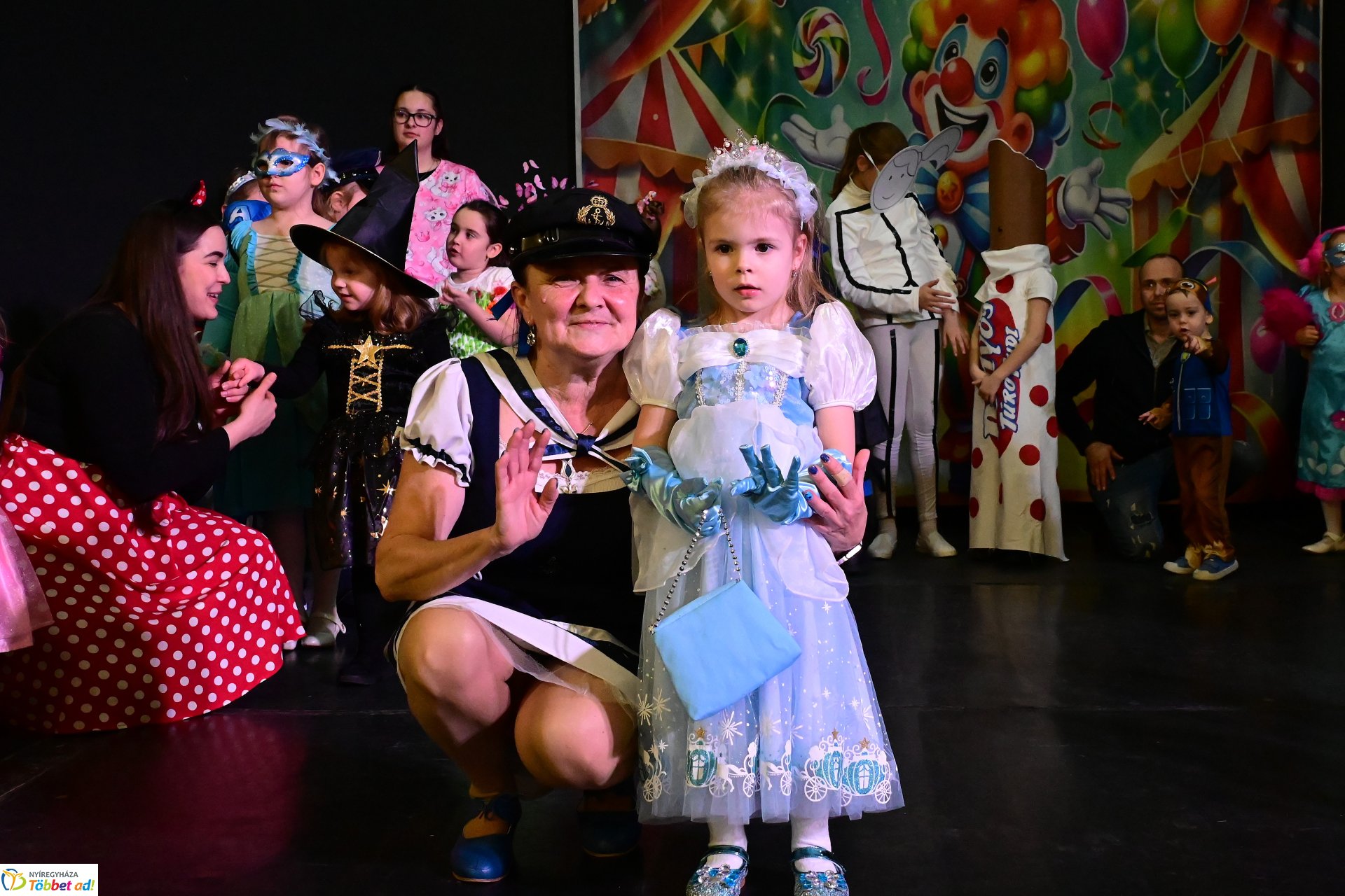 Farsangi forgatag a Kölyökvárban