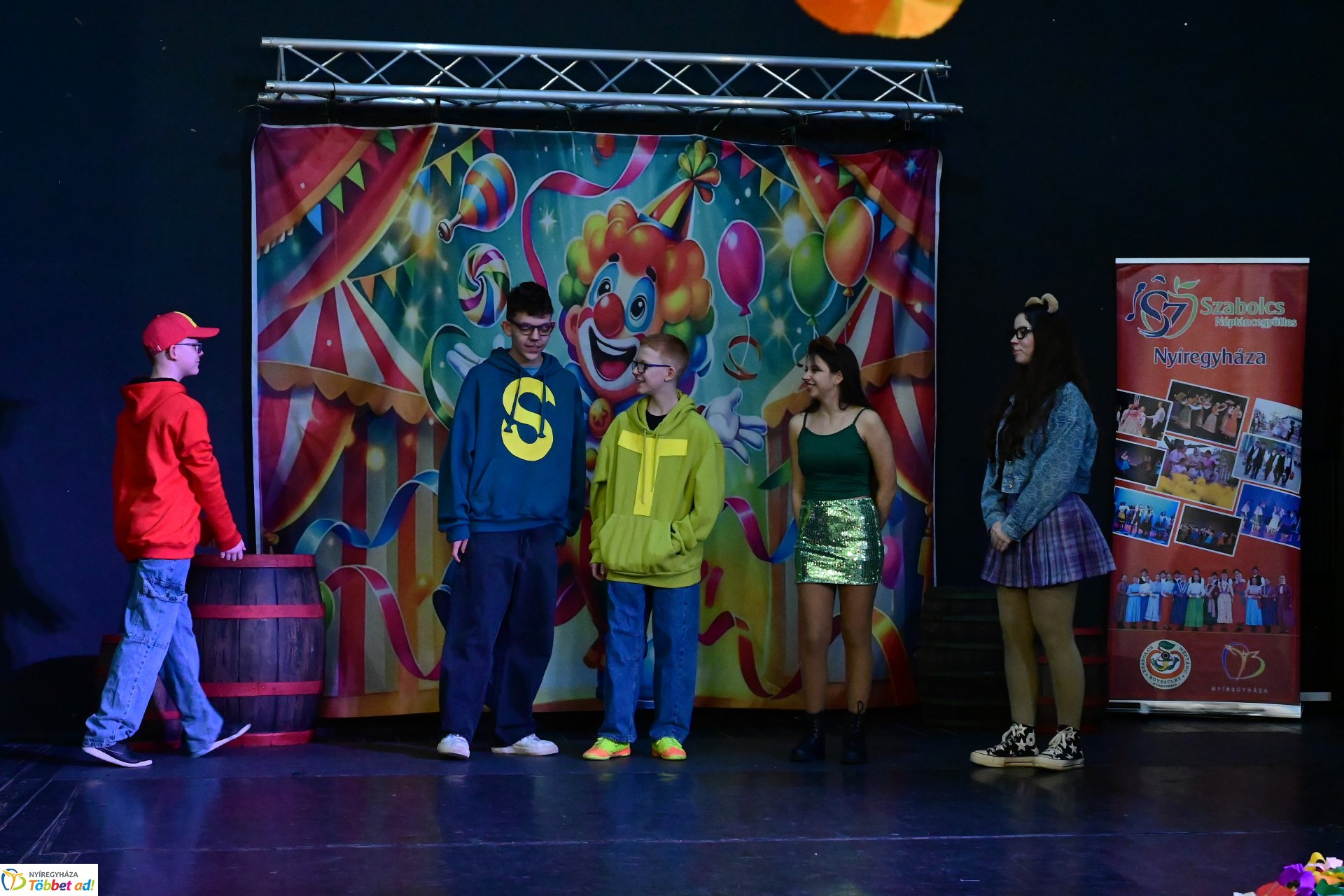 Farsangi forgatag a Kölyökvárban