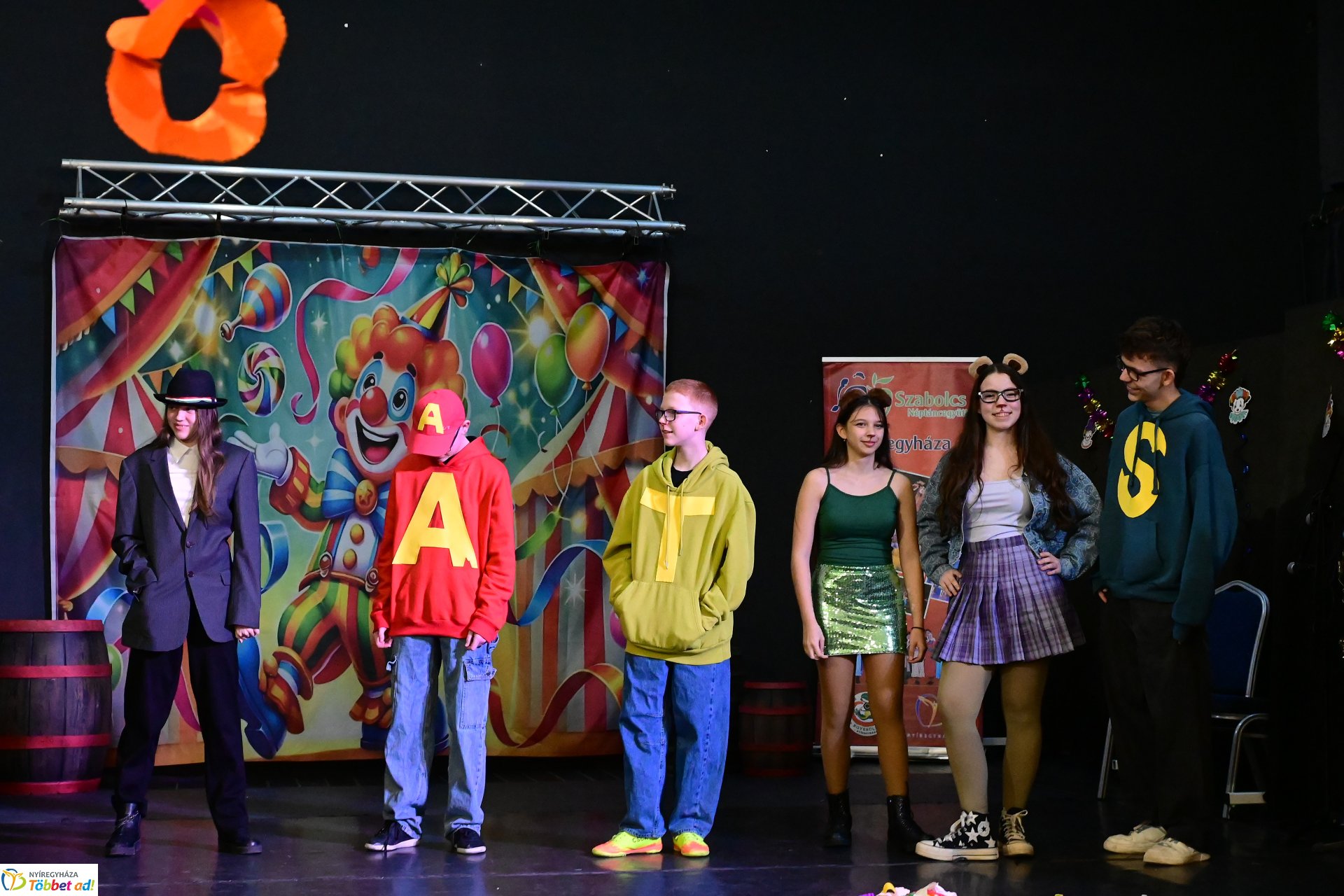 Farsangi forgatag a Kölyökvárban