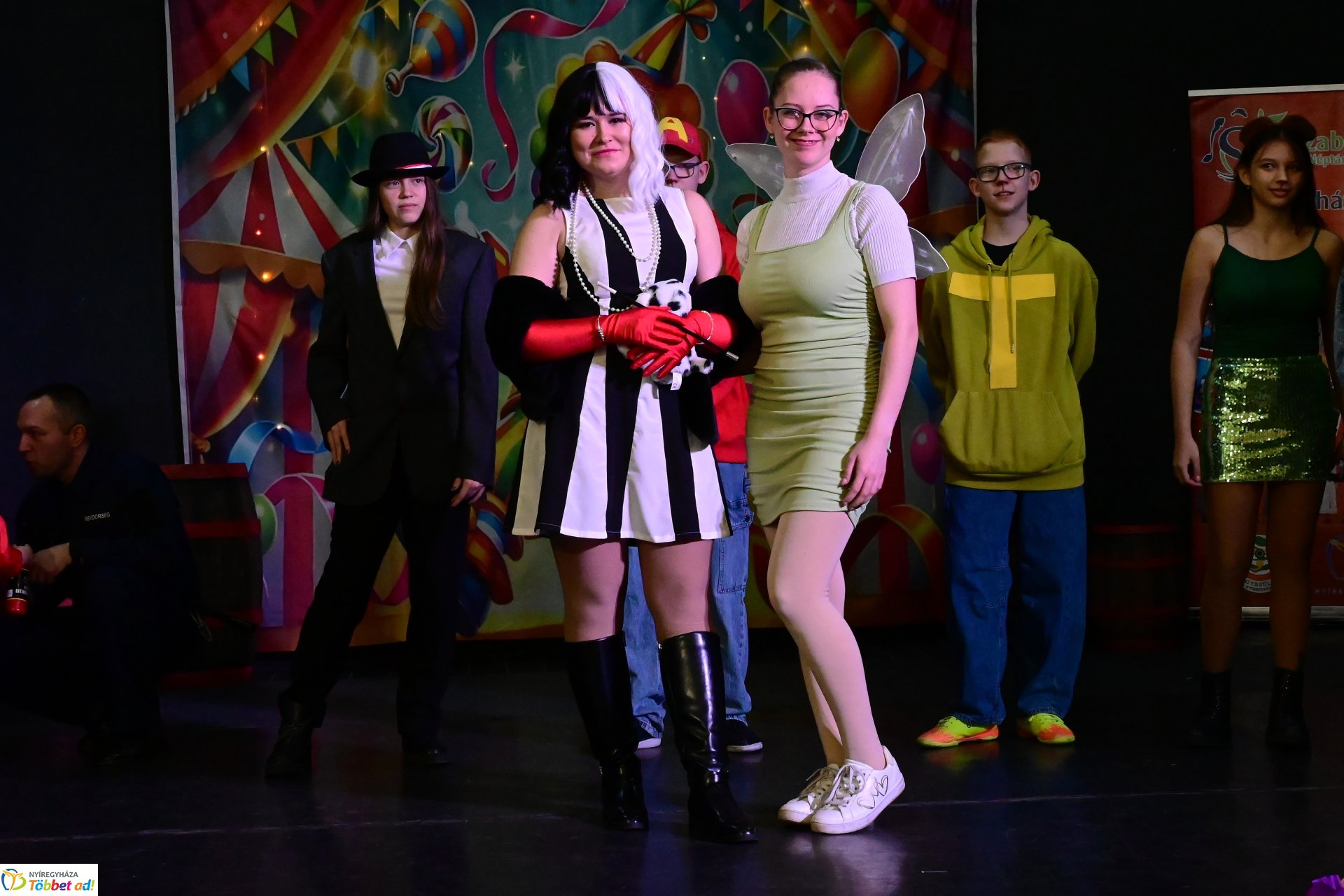 Farsangi forgatag a Kölyökvárban