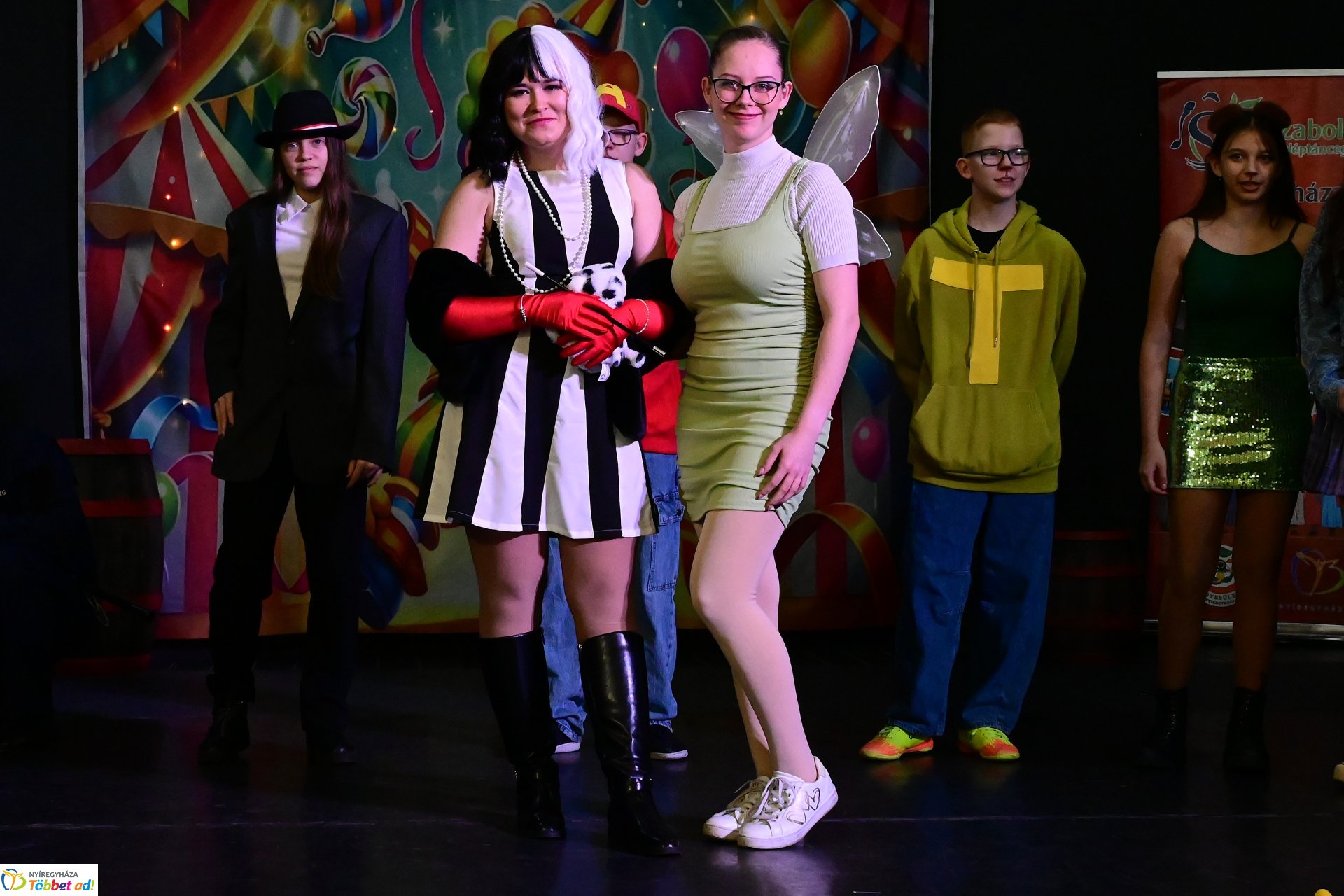 Farsangi forgatag a Kölyökvárban