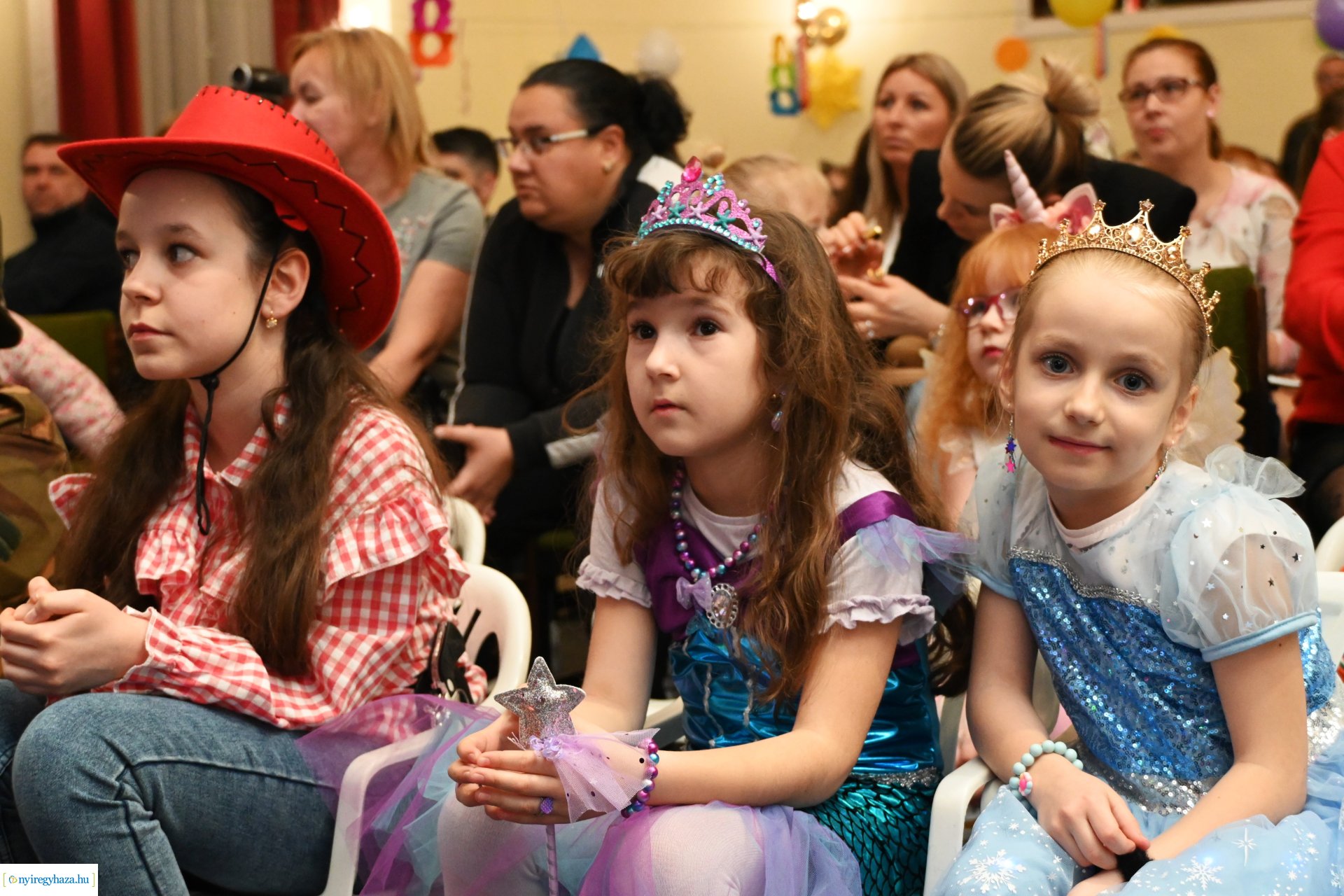 Farsangi "Kölyökidő" - maskarás mulatság  a Kölyökvárban 