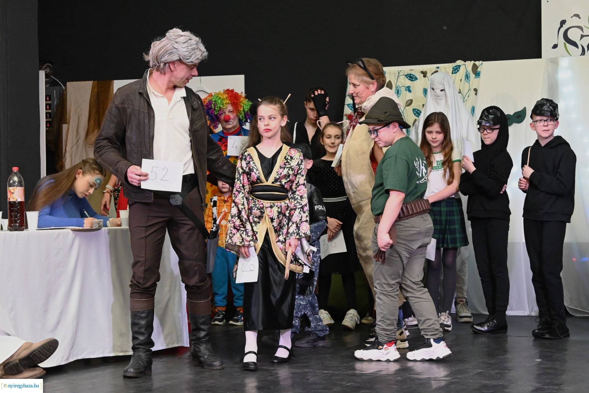 Farsangi "Kölyökidő" - maskarás mulatság  a Kölyökvárban 