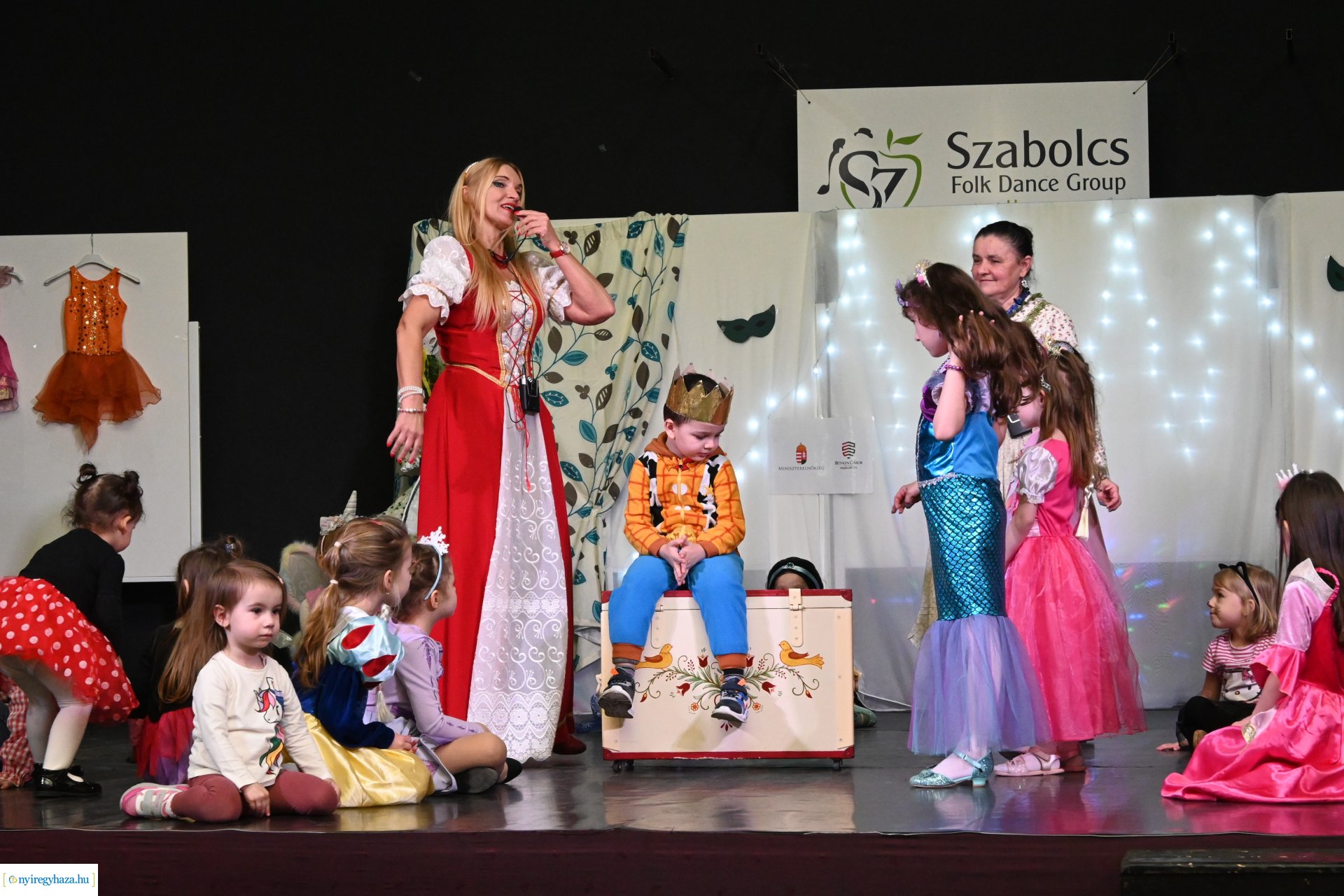 Farsangi "Kölyökidő" - maskarás mulatság  a Kölyökvárban 