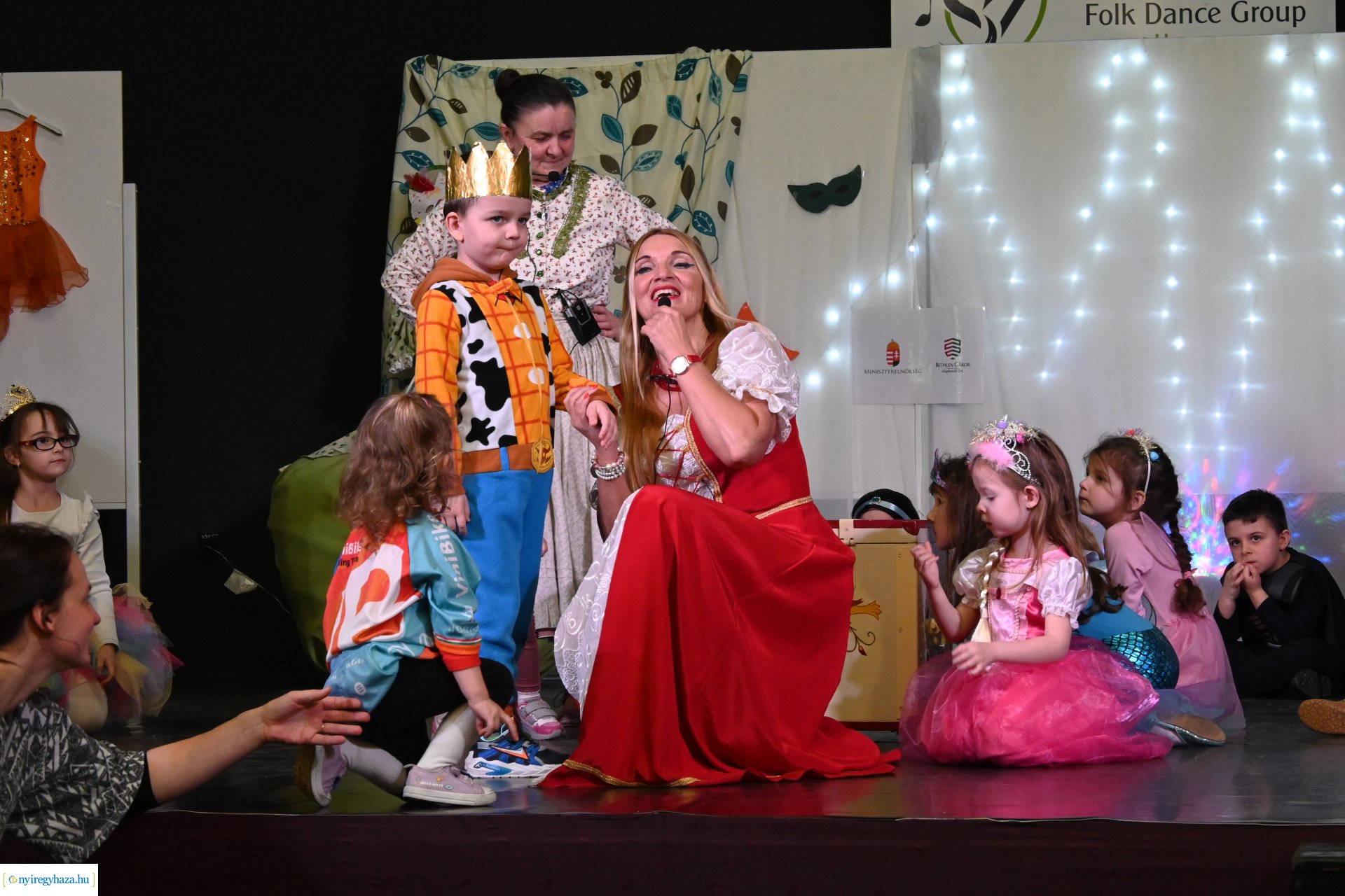 Farsangi "Kölyökidő" - maskarás mulatság  a Kölyökvárban 