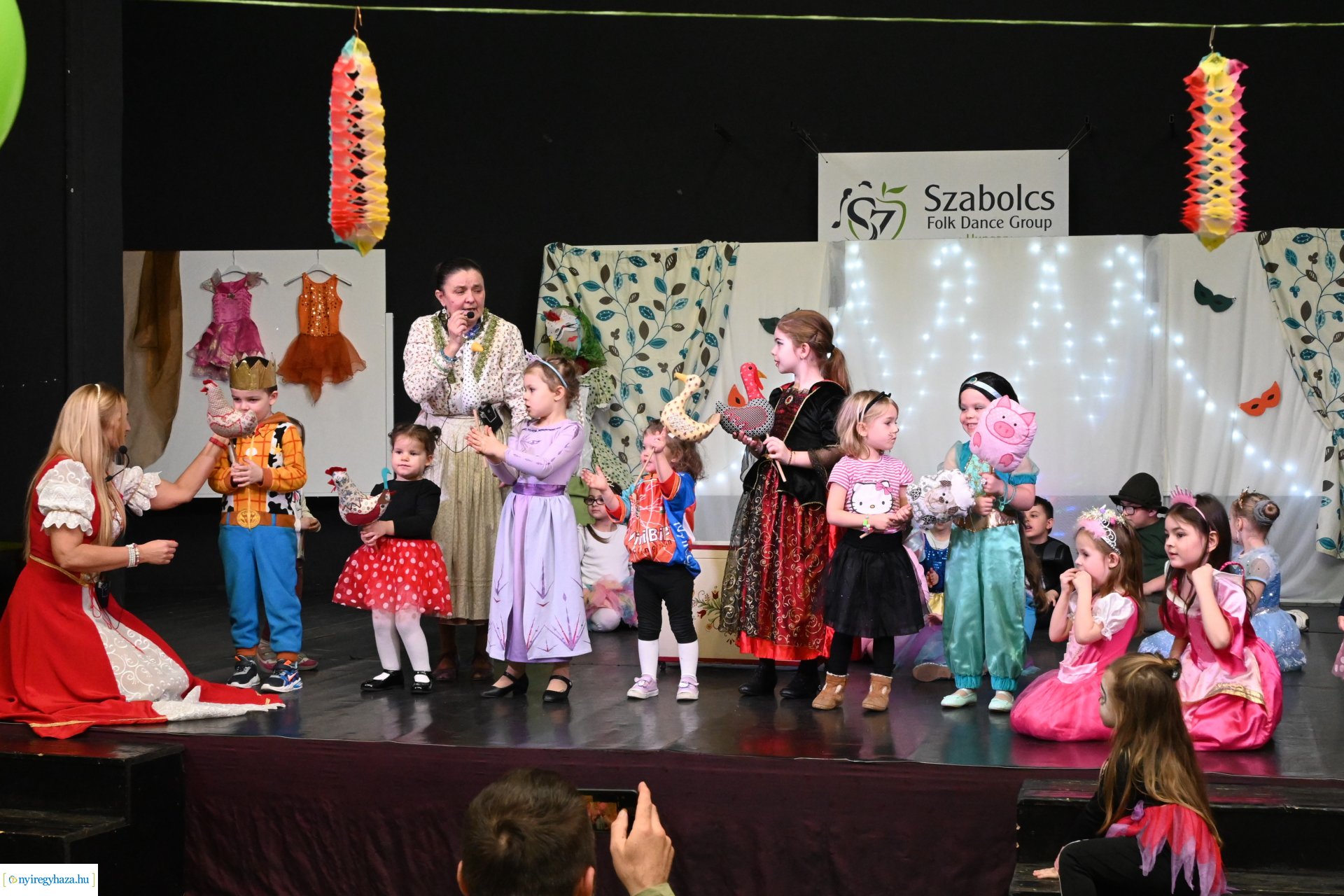 Farsangi "Kölyökidő" - maskarás mulatság  a Kölyökvárban 