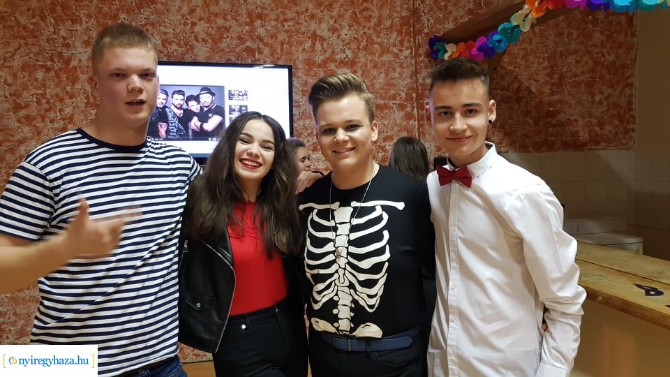 Farsangi mulatság a Mustárházban