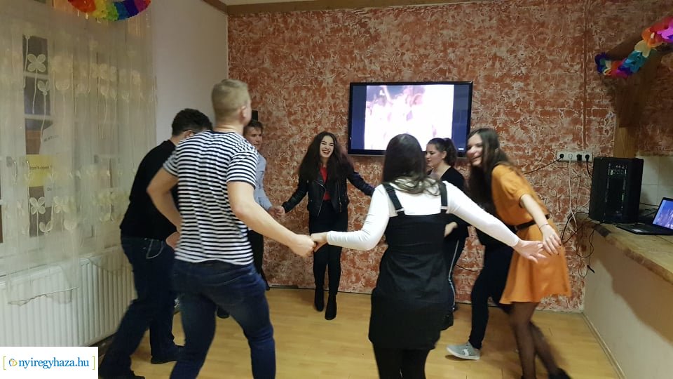 Farsangi mulatság a Mustárházban